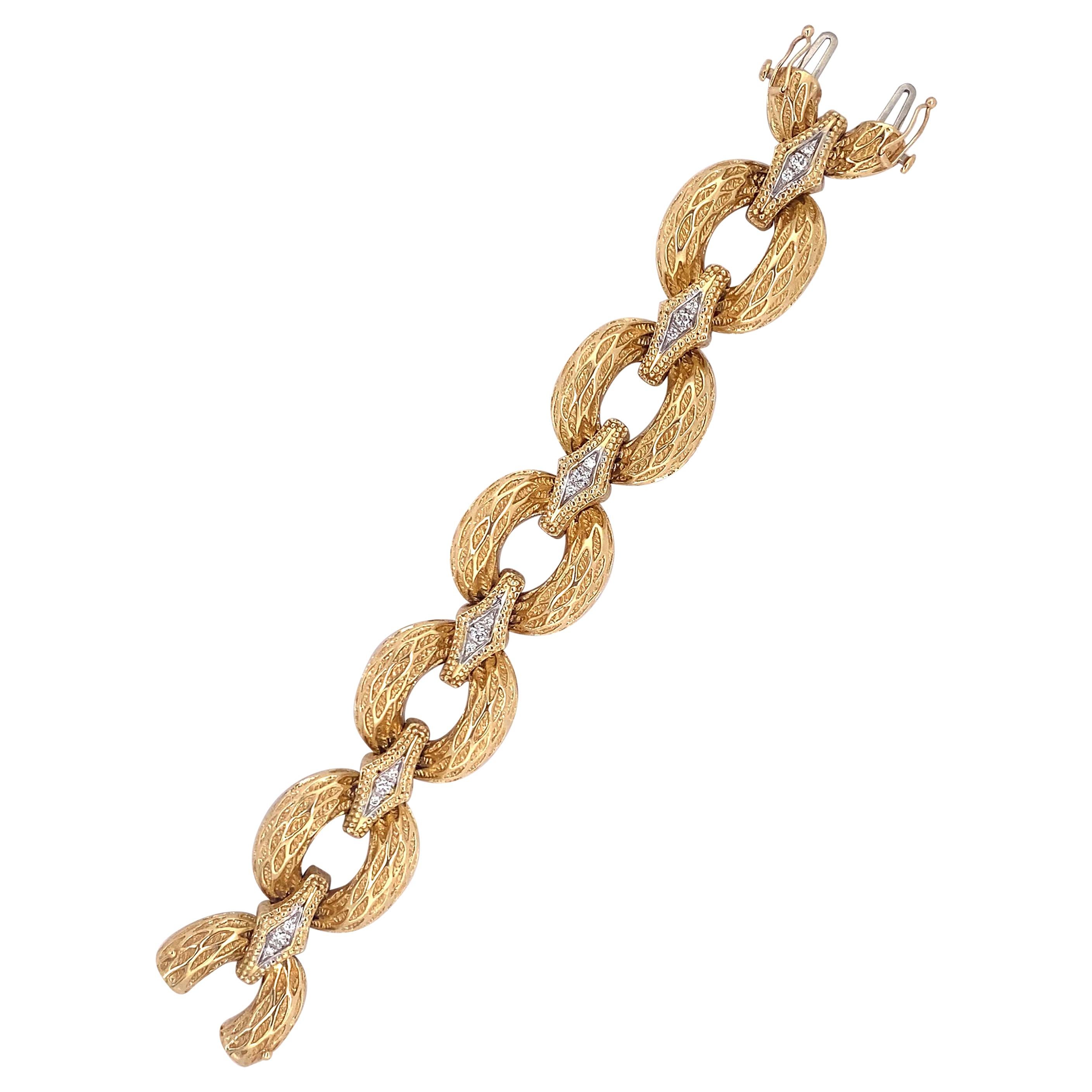 18k Gold and Diamond Link Bracelet For Sale