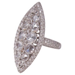 18 Karat Gold und Diamant Navette-förmiger Ring