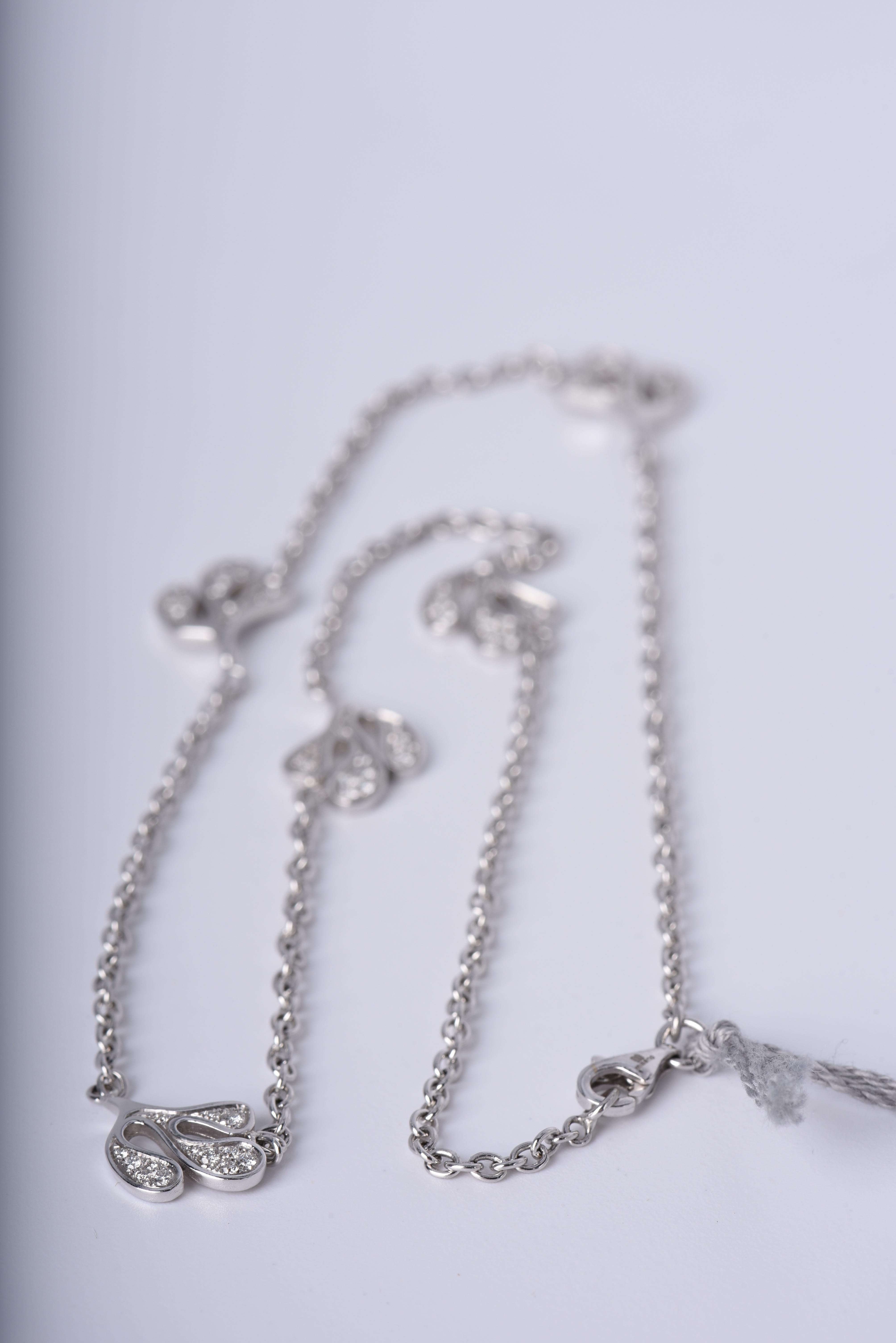 Halskette aus 18 Karat Weißgold (ca. 12,9 g) mit weißen Diamanten (ca. 0,58 Karat), gefasst auf Sea Leaf-Elementen. Diese Halskette stammt aus der Kollektion Foglia di Mare (Meeresblatt) von Miseno, die vom Mittelmeer und dem Leben unter der