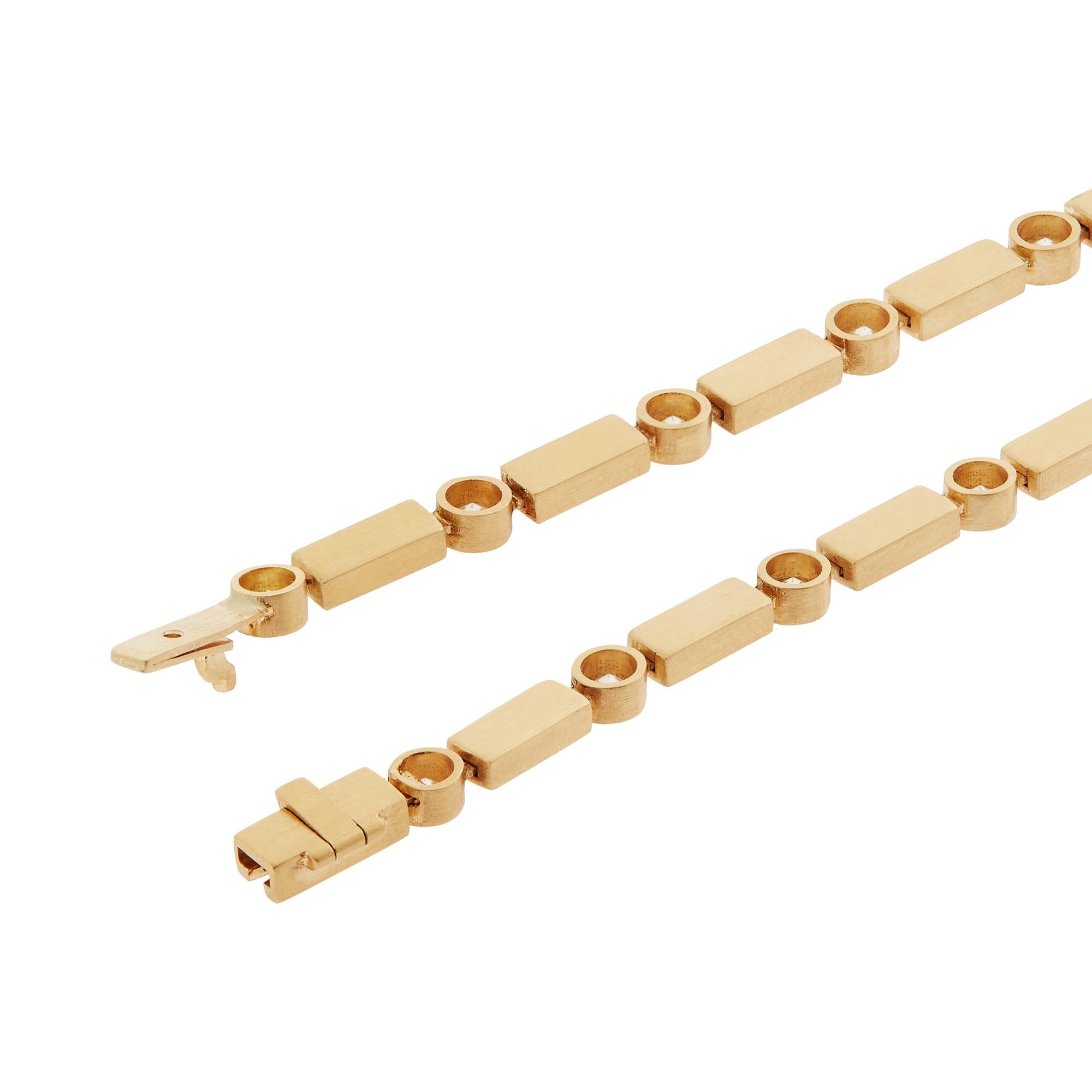 18 Karat Gold and Diamond Stepping Stones Bracelet For Sale 1