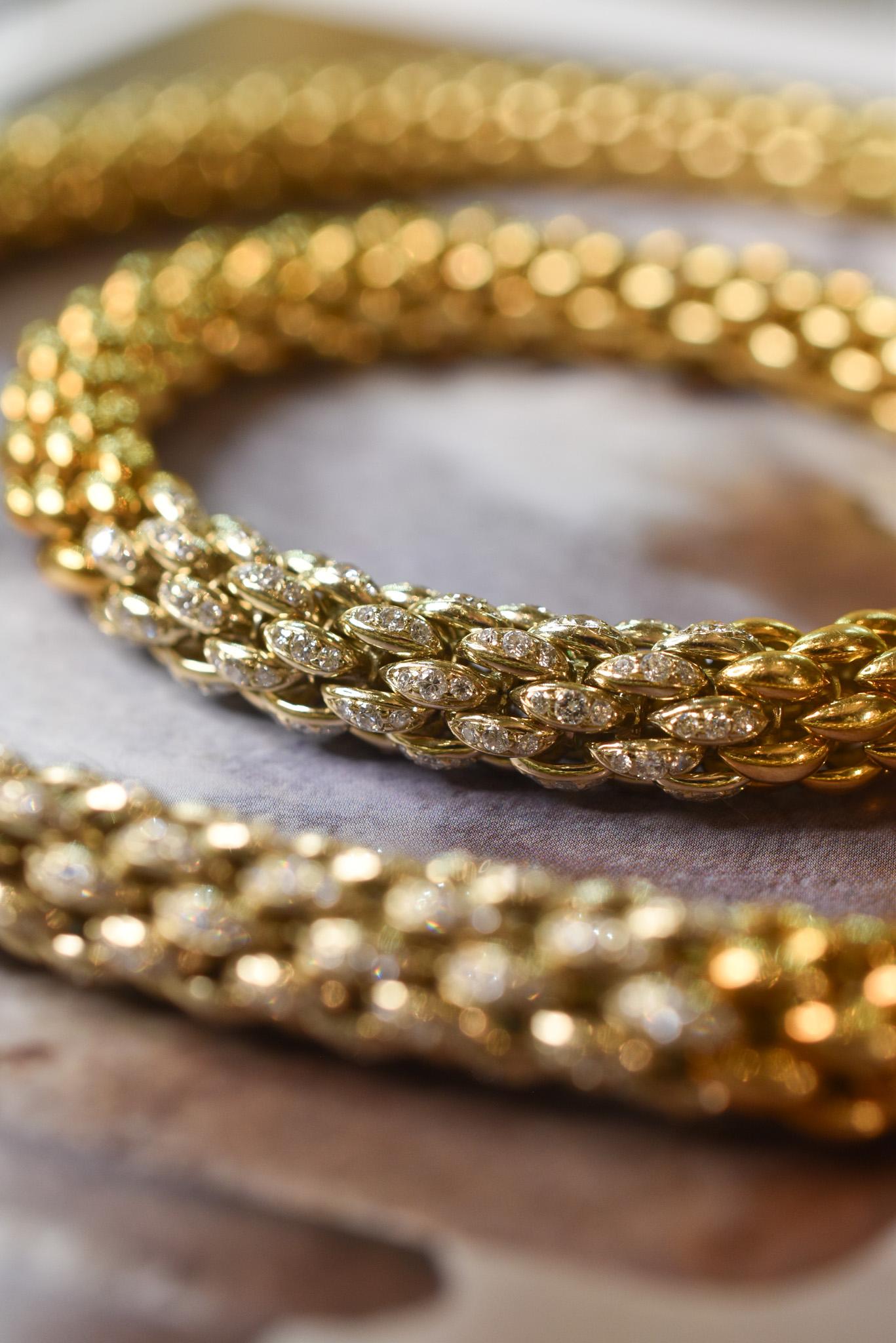 18k Gold and Diamond Tubular Necklace and Bracelet Set For Sale 1