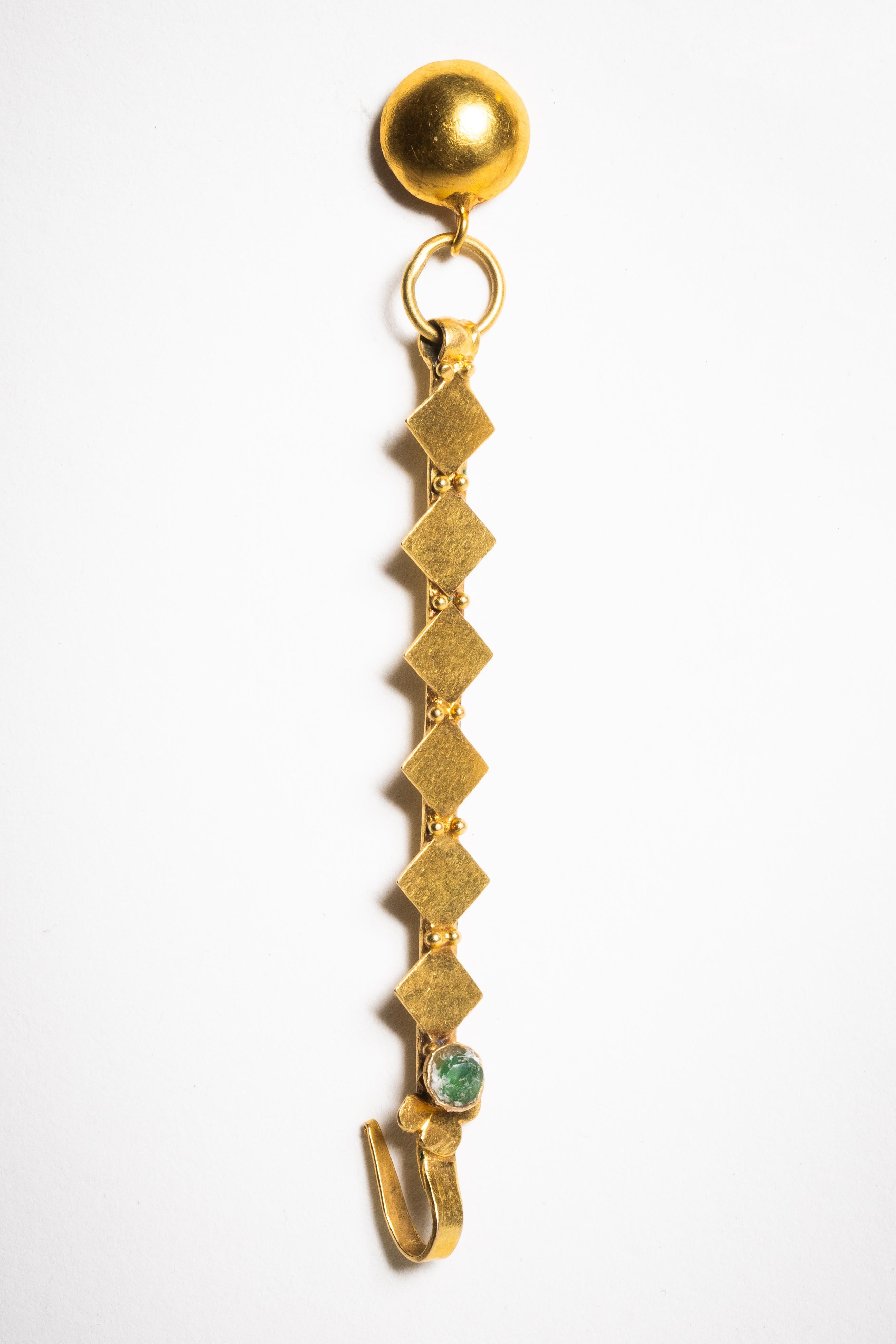 Round Cut 18K Gold and Emerald Dangle Earrings, Indian For Sale
