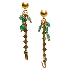 Orecchini pendenti in oro 18K e smeraldo, indiani