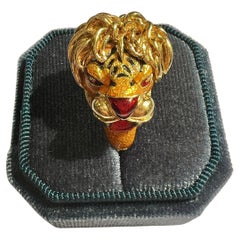 18K Gold and Enamel Lion Ring