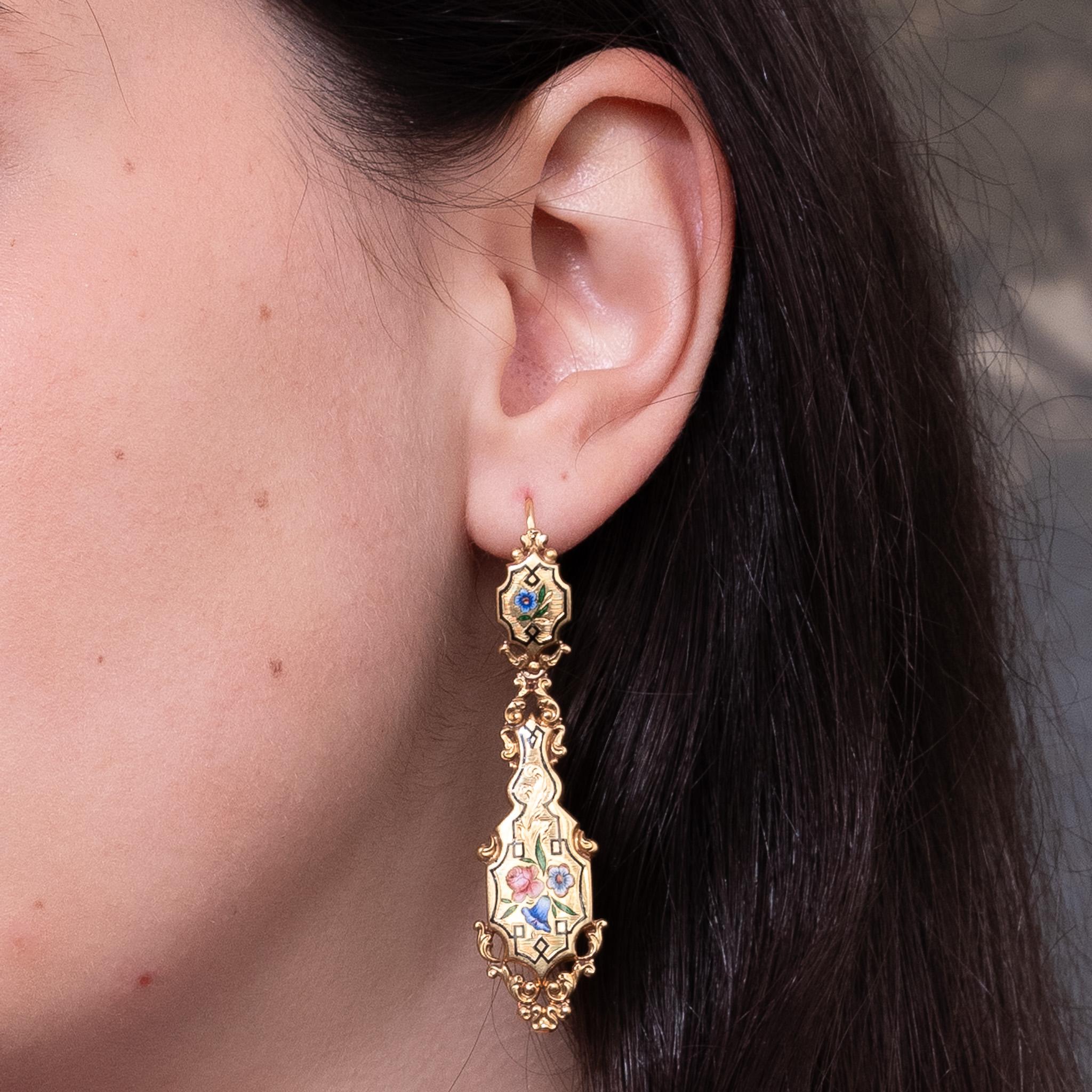 18K Gold and Enamel Regency French Day and Night Flower Earrings en vente 2