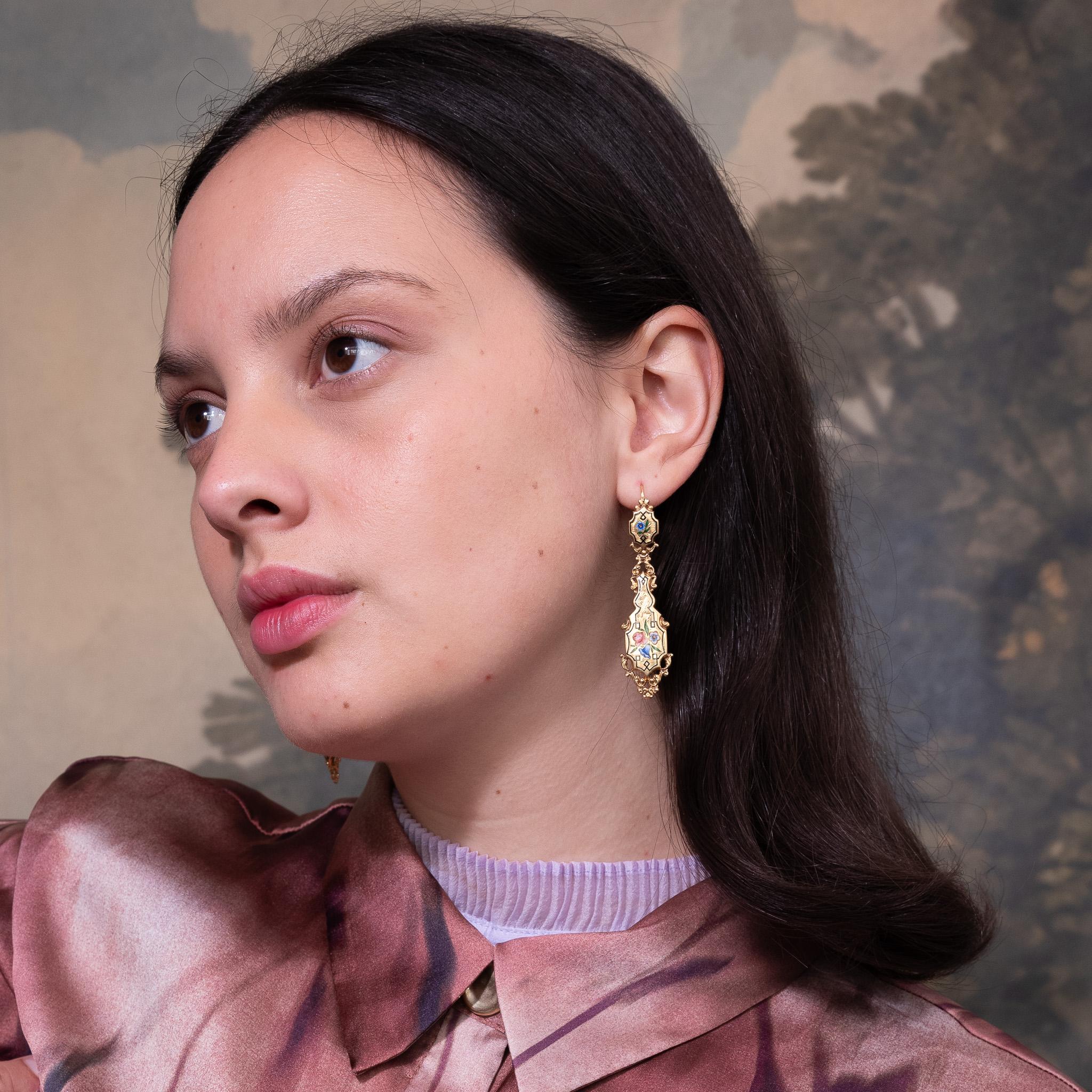 18K Gold and Enamel Regency French Day and Night Flower Earrings en vente 3