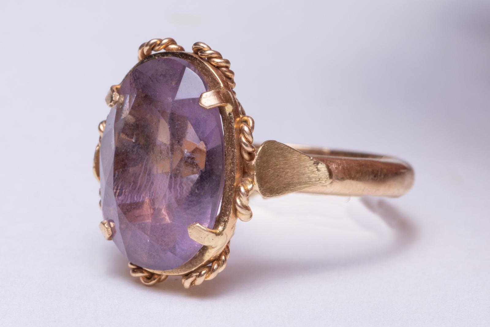 Oval Cut 18K Gold and Faceted Amethyst Ring For Sale