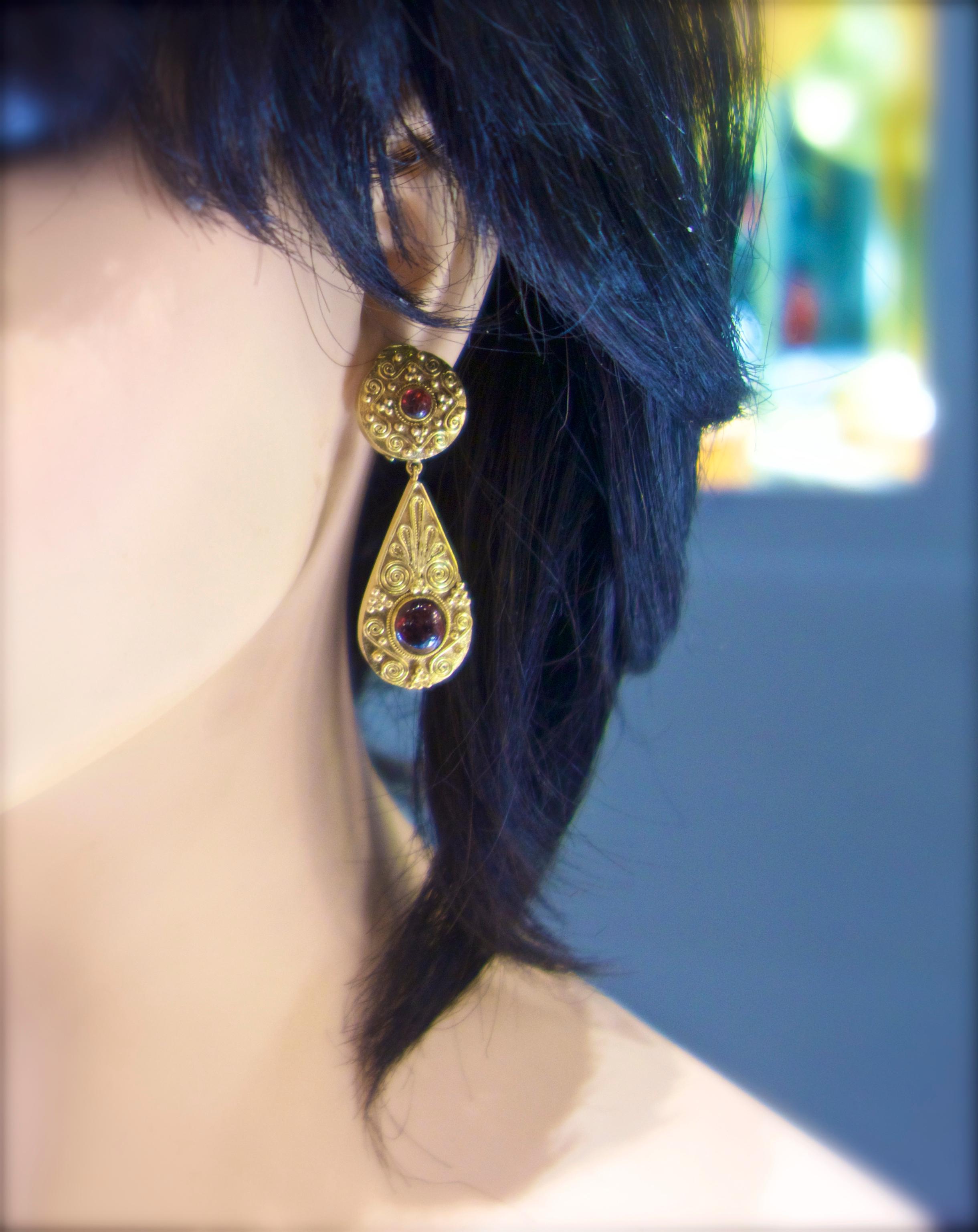 Women's or Men's 18 Karat Gold and Garnet Pendant Style Earrings