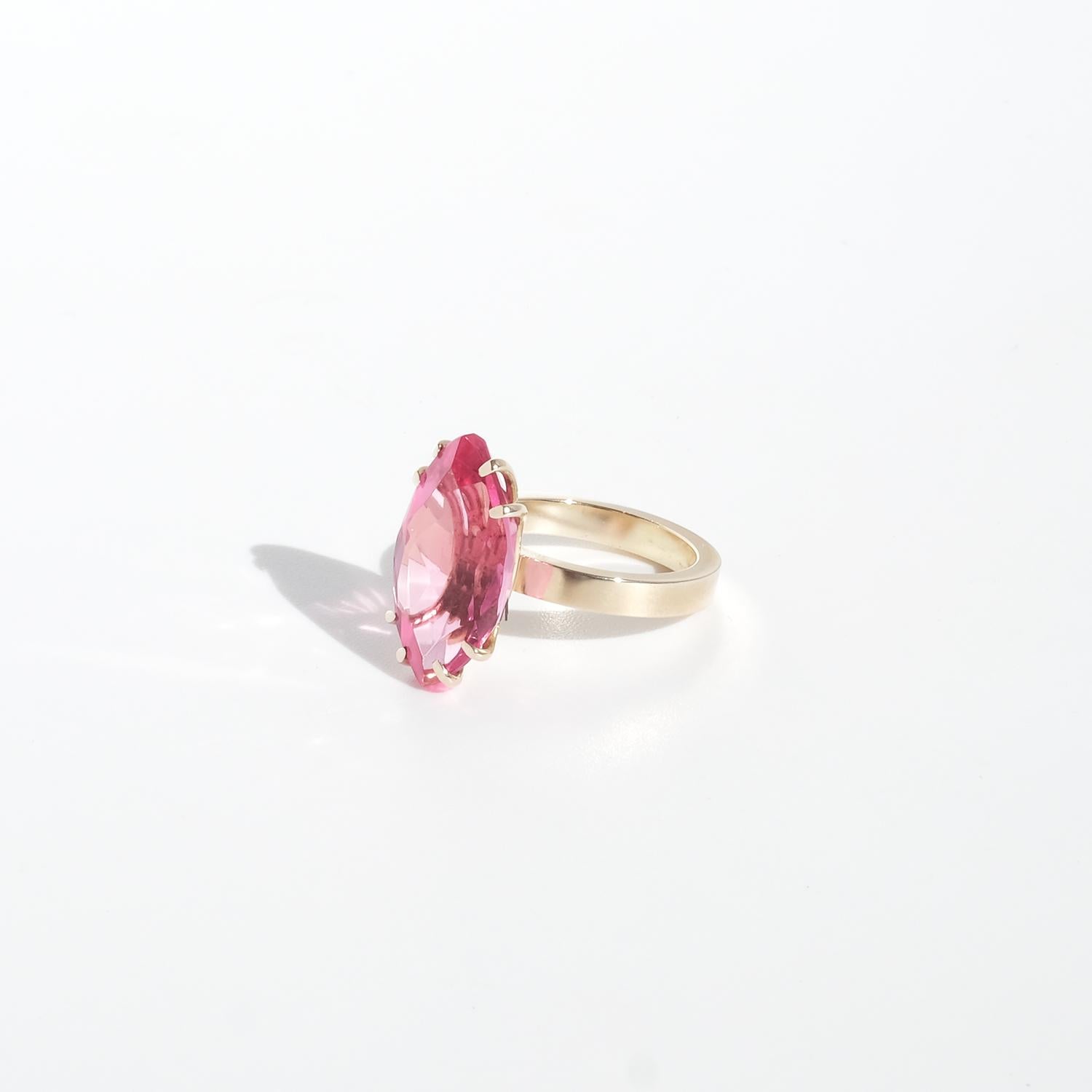 Anello in oro 18 carati e pietre di vetro di Max Hockum In condizioni buone in vendita a Stockholm, SE