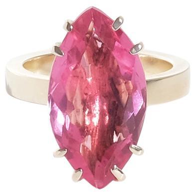 Anello in oro 18 carati e pietre di vetro di Max Hockum in vendita