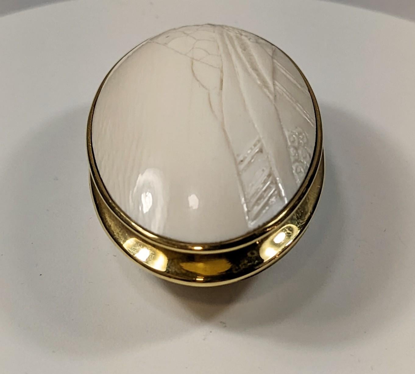 Baroque 18k Gold and Ivy Colour  Pill Box by Josep Guardiola For Sale