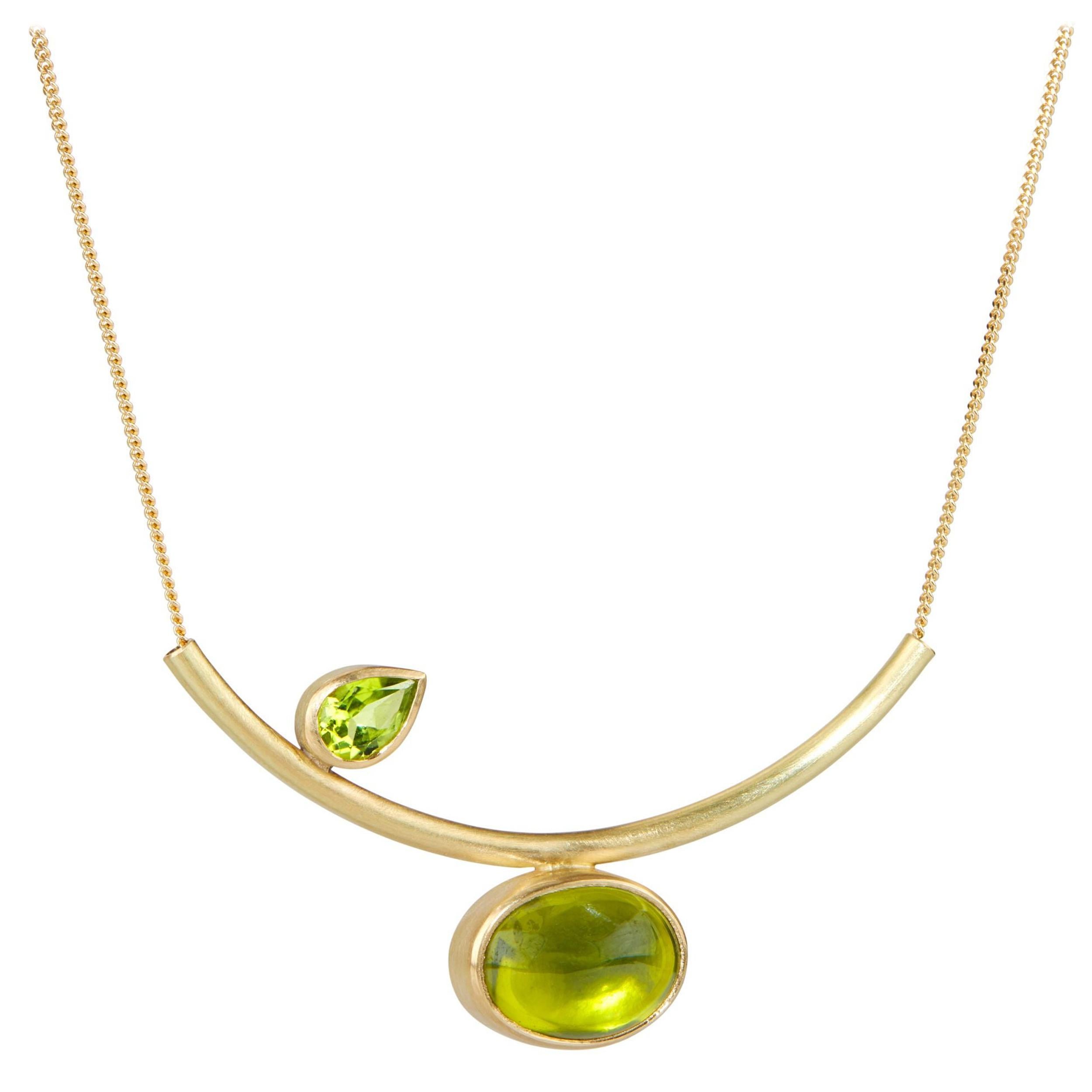 18K Gold and Peridot Curve 16.5" Necklace For Sale