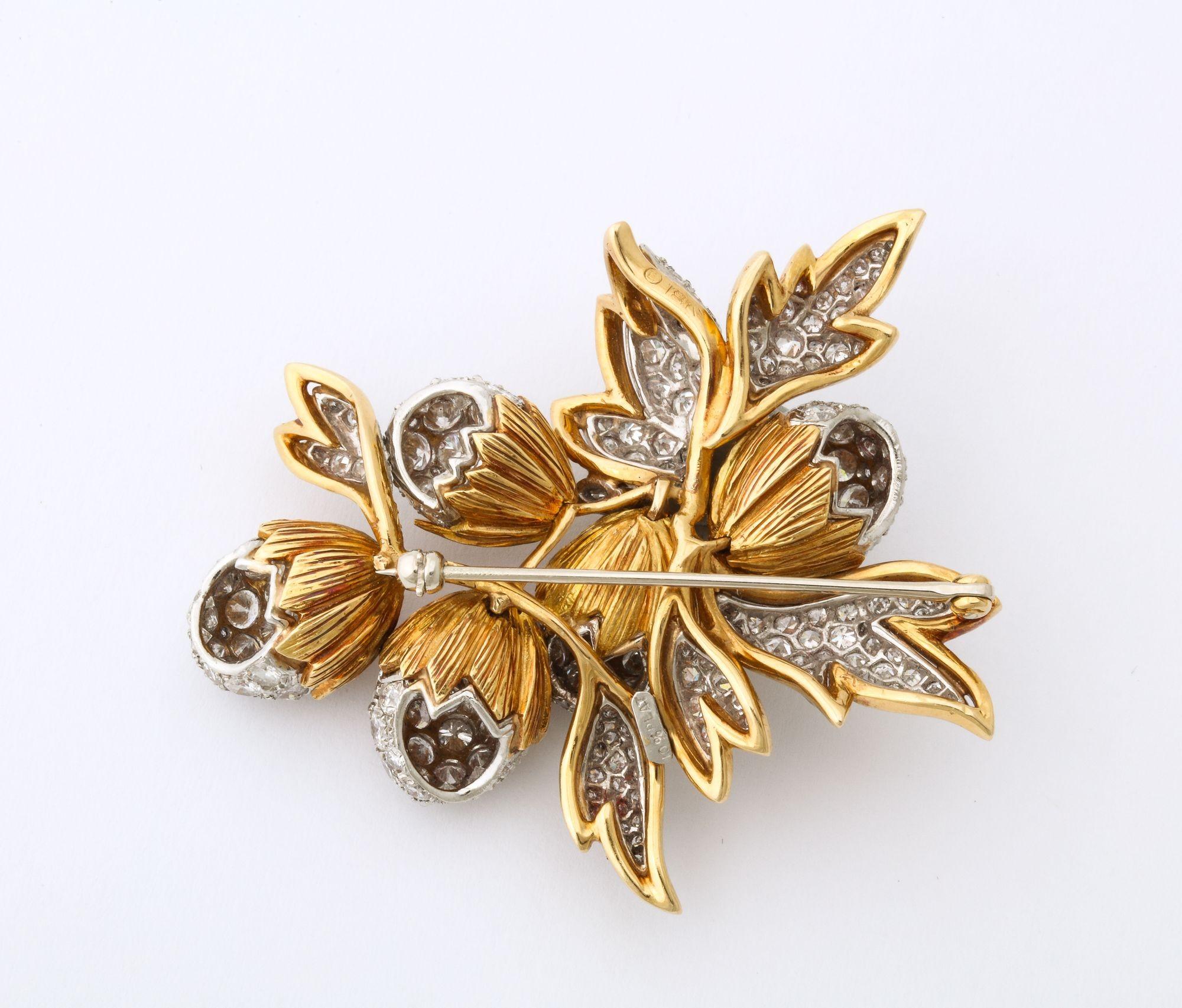 18K Gold and Platinum Brooch with Diamond Acorns and Leaves In Good Condition In New York, NY