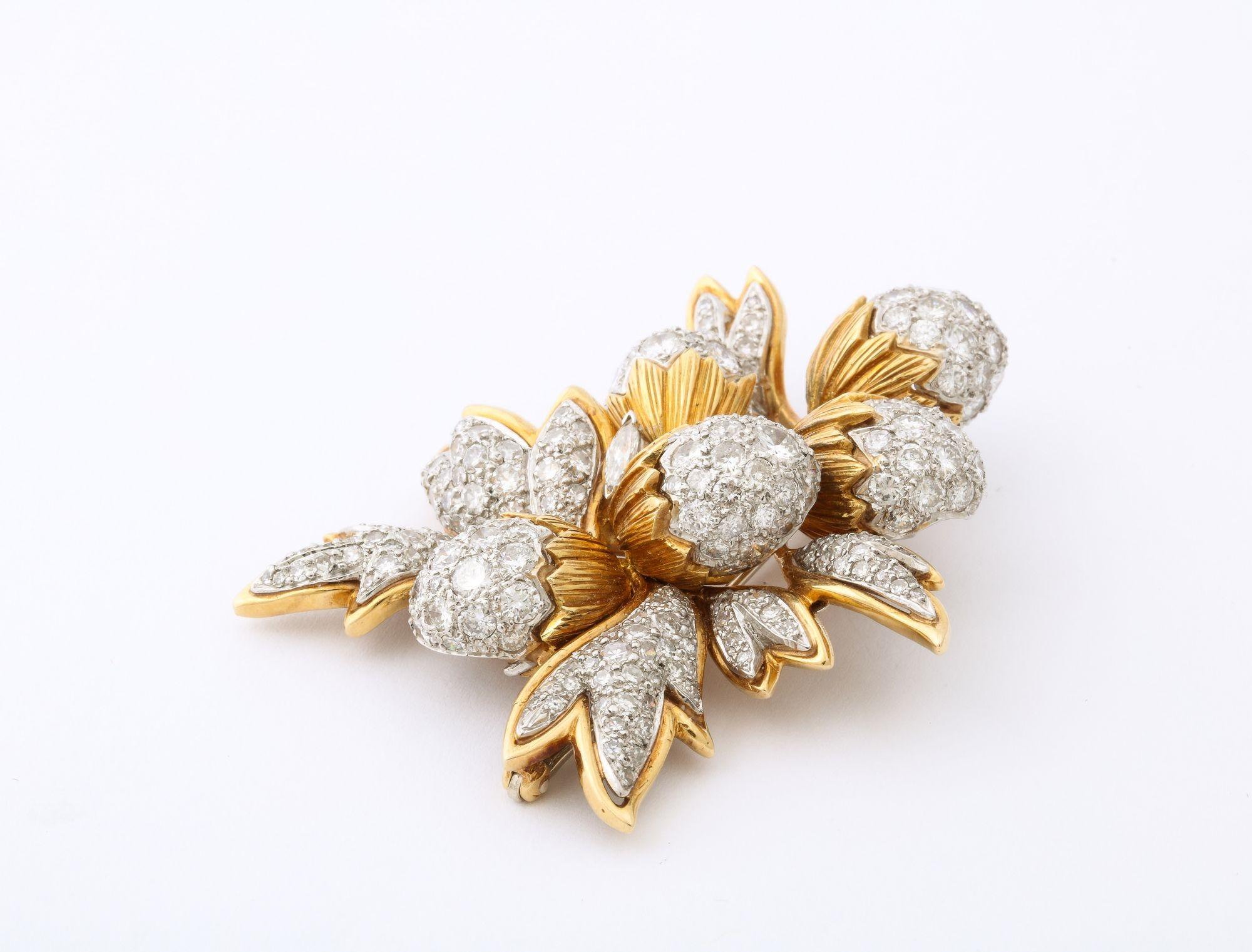 18K Gold and Platinum Brooch with Diamond Acorns and Leaves 3