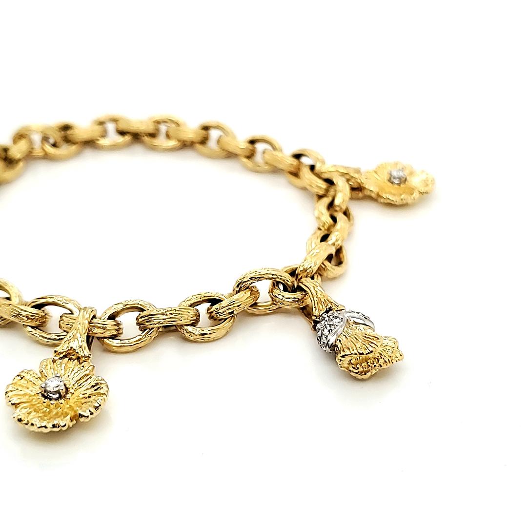 Round Cut 18k Gold and Platinum Diamond Cts 0.56 Flower Bracelet For Sale
