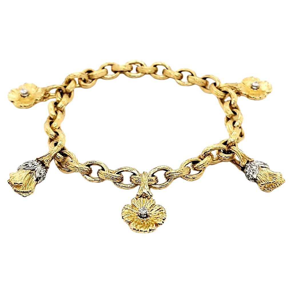 18k Gold and Platinum Diamond Cts 0.56 Flower Bracelet For Sale