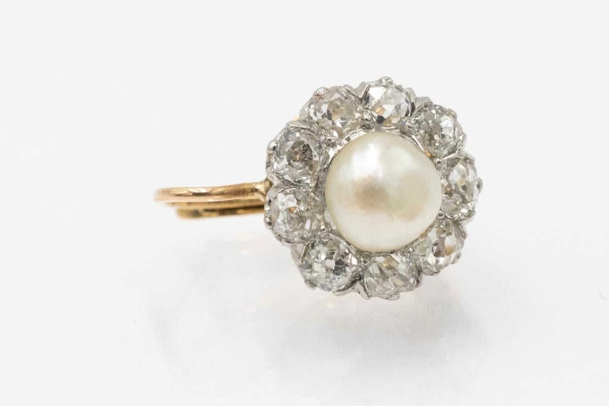 Ohrringe aus 18 Karat Gold und Platin mit alten Diamanten im Brillantschliff und Perlen. (Alteuropäischer Schliff) im Angebot