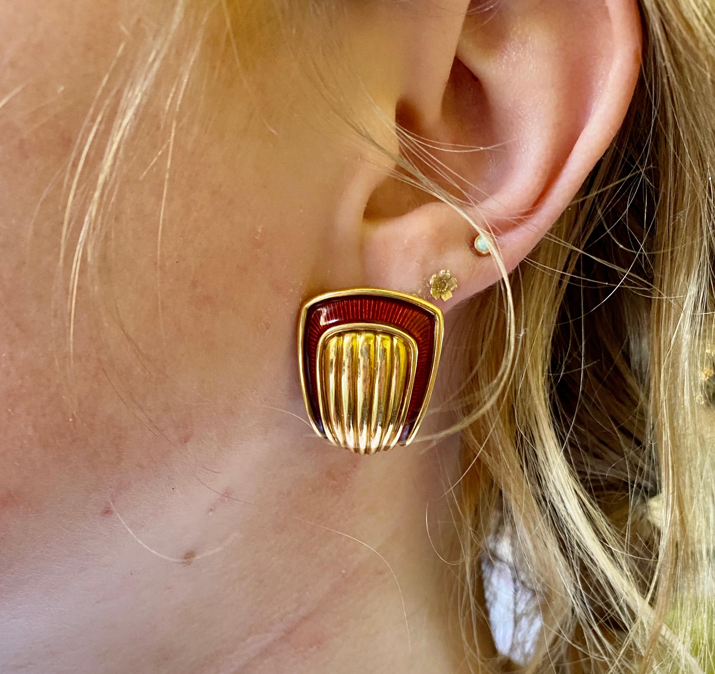 18K Gold and Red Enamel Earrings by Leo de Vroomen For Sale 1