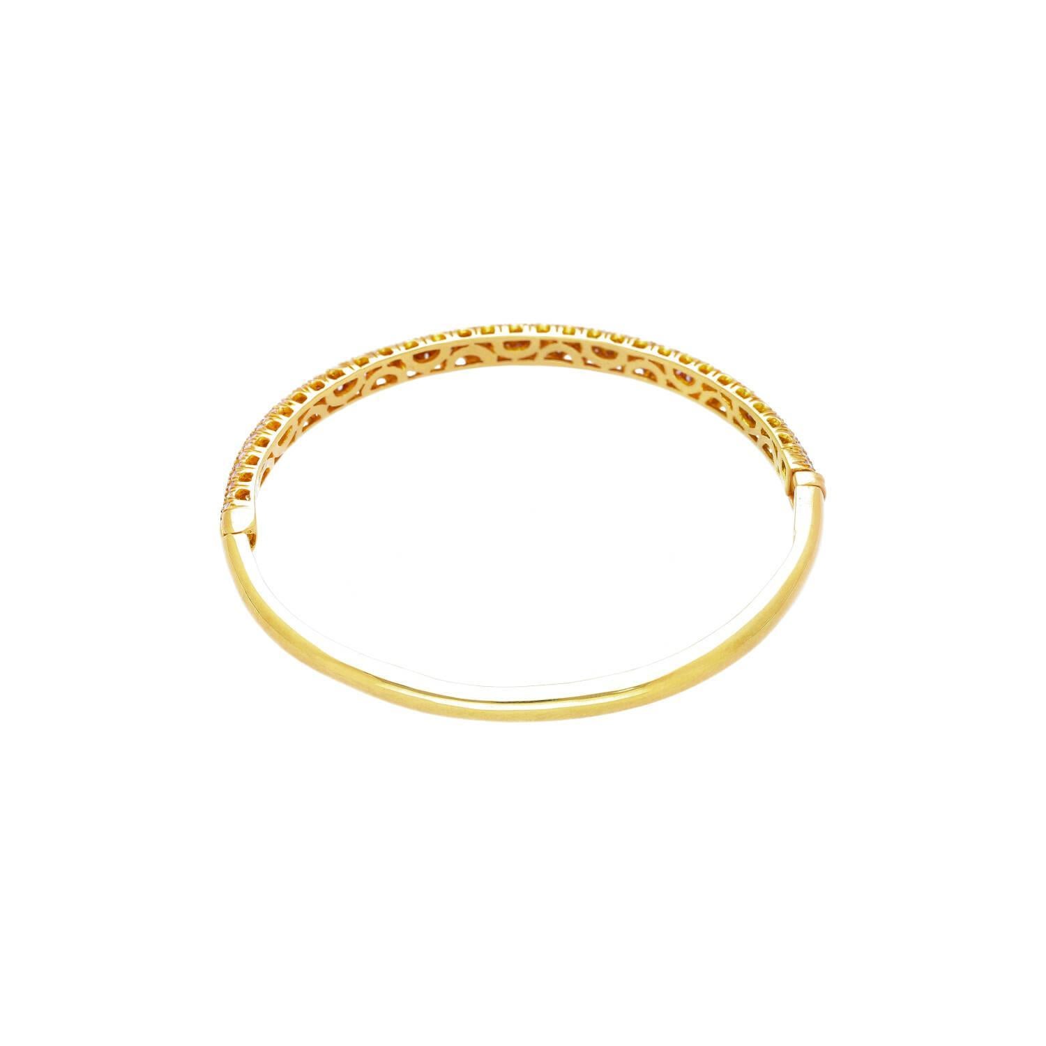 Donna Bracciale con pavé di diamanti rosa rotondi e oro 18 carati in vendita