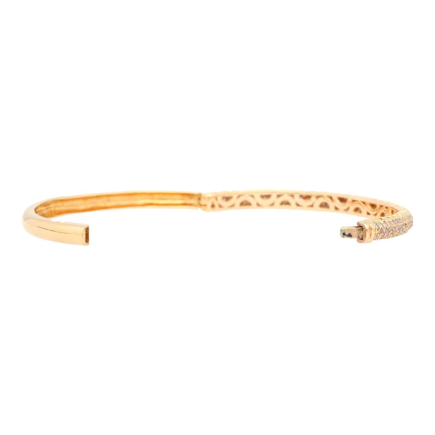 Bracciale con pavé di diamanti rosa rotondi e oro 18 carati in vendita 1