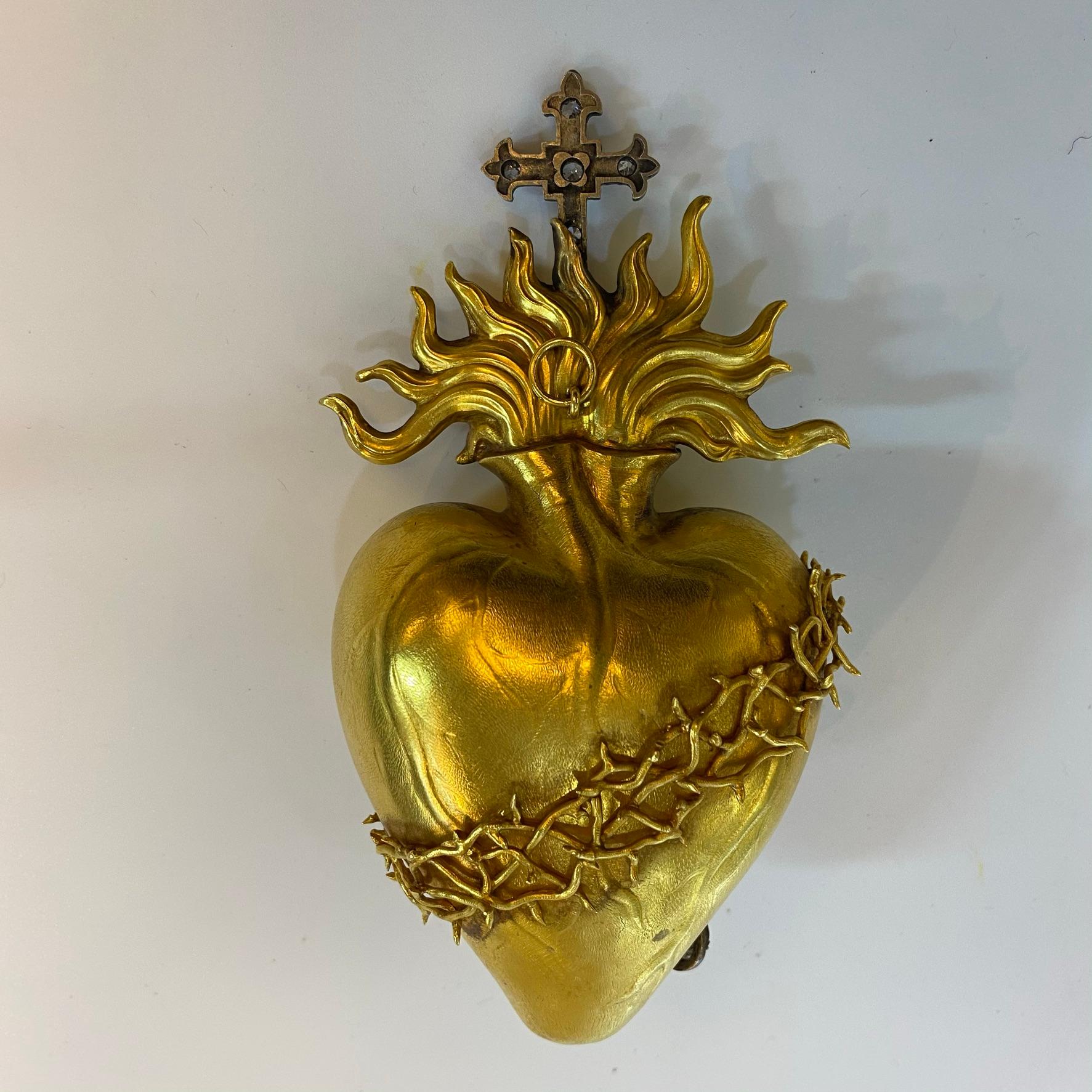 Gold Sacred Heart Necklace Pendant with Russian Diamonds 4
