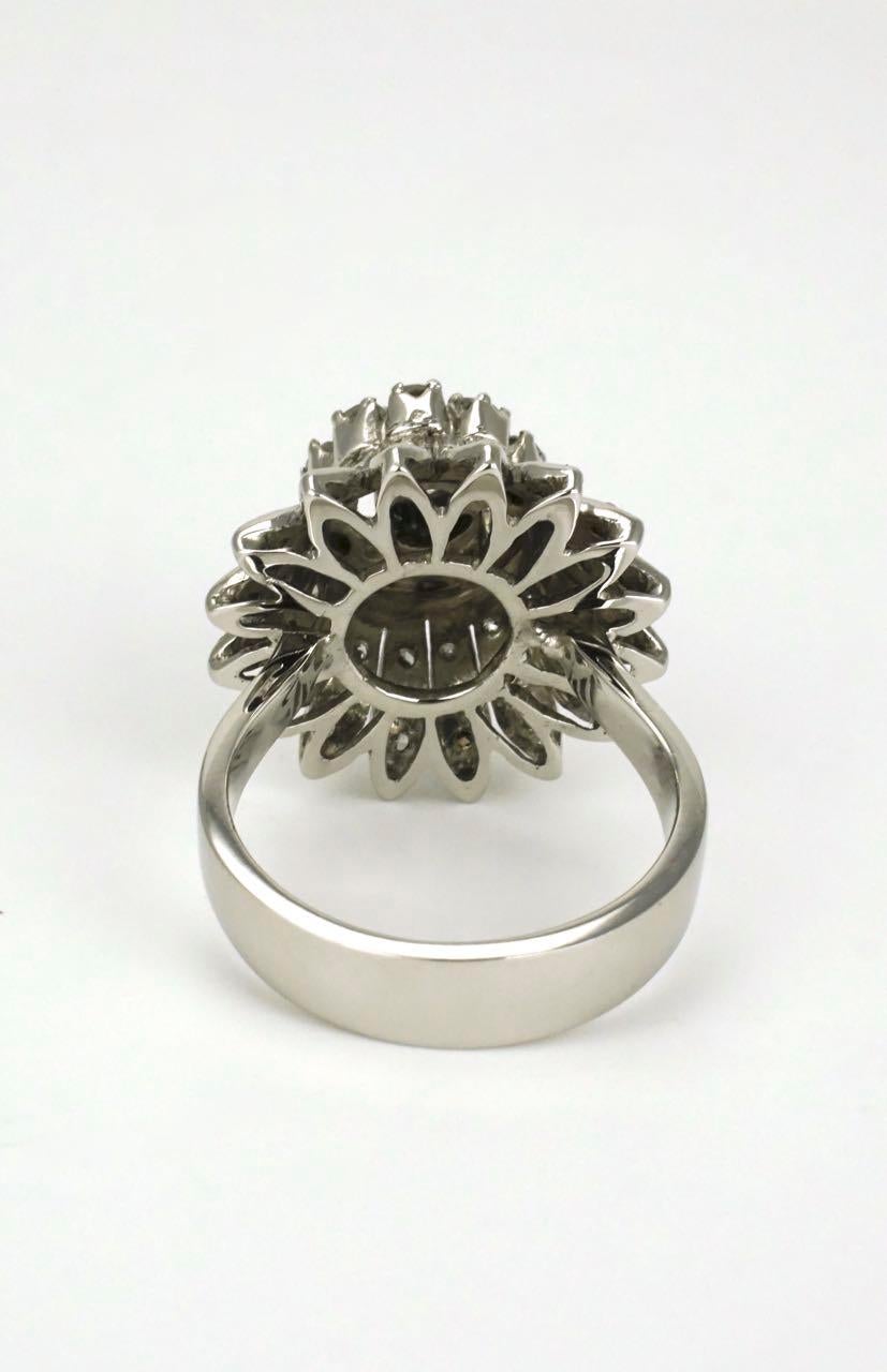 Retro 18 Karat Gold and Silver Diamond Daisy Flower Ring, 1960s