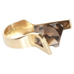 Anello in oro 18 carati e quarzo fumé di Rey Urban Made 1968