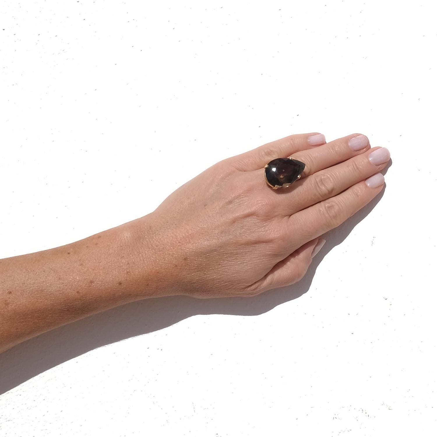 Anello in oro 18 carati e quarzo fumé di H. Stern in vendita 8