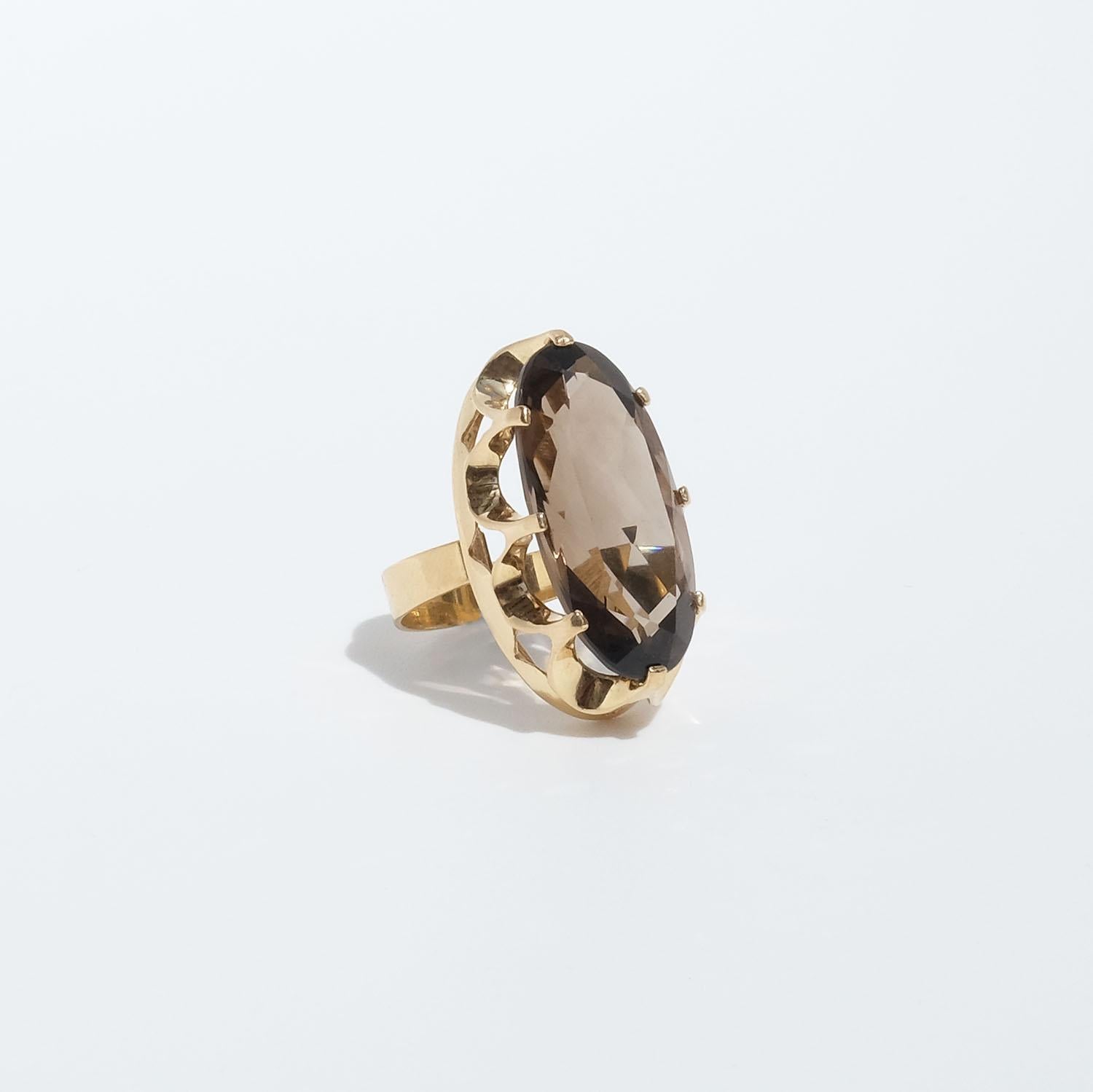 18k Gold and Smoky Quartz Ring by Örneus Guldsmedja Made Year, 1960 In Good Condition For Sale In Stockholm, SE