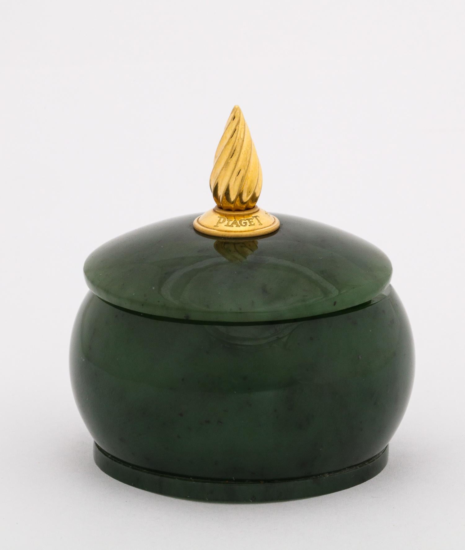 18-Karat Gold and Spinach Jade Round Box with Cover by Piaget Geneve 5