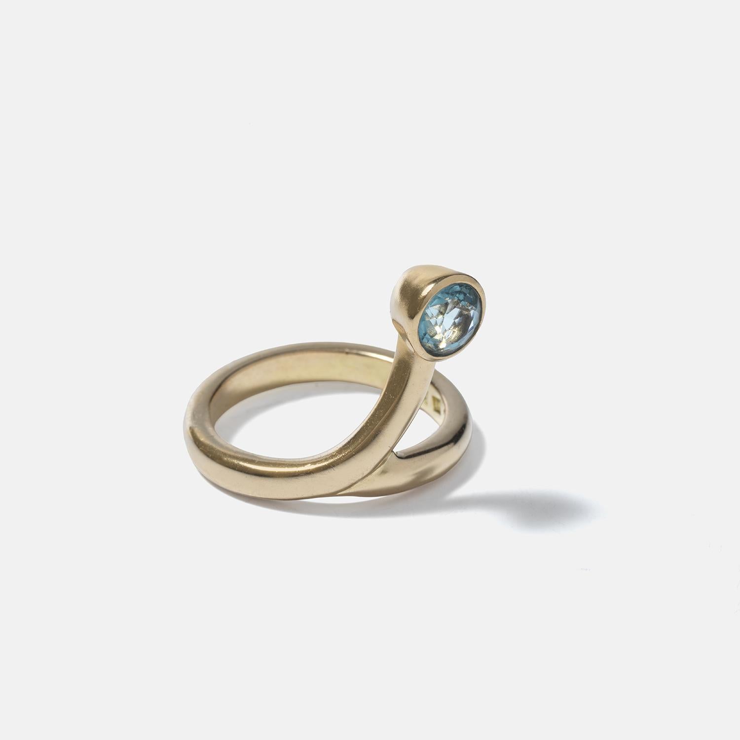 18K Gold and Turquoise Stone Ring by Swedish Master L Wahlström. Made 2001 In Good Condition For Sale In Stockholm, SE