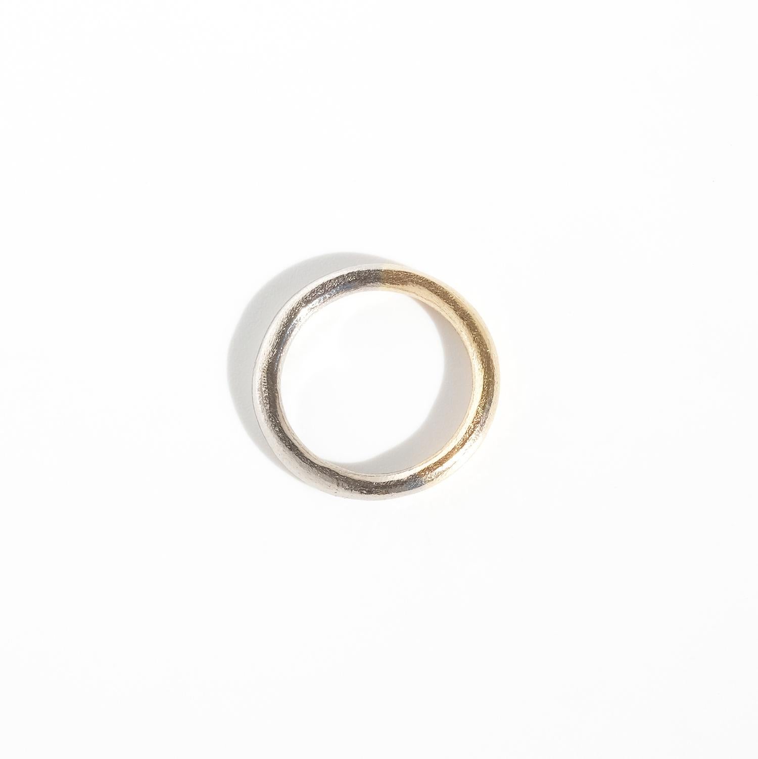 18K Gold and White Gold Ring by Etsuko Minowa Made 1999 In Good Condition For Sale In Stockholm, SE