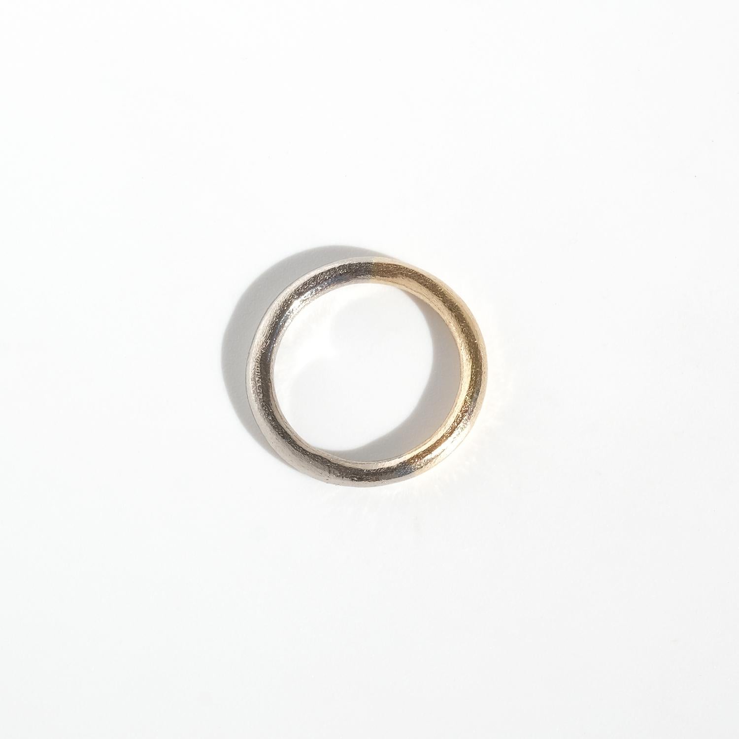 Women's or Men's 18K Gold and White Gold Ring by Etsuko Minowa Made 1999 For Sale
