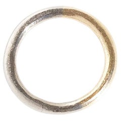 Bague en or blanc et or 18 carats par Etsuko Minowa réalisée en 1999