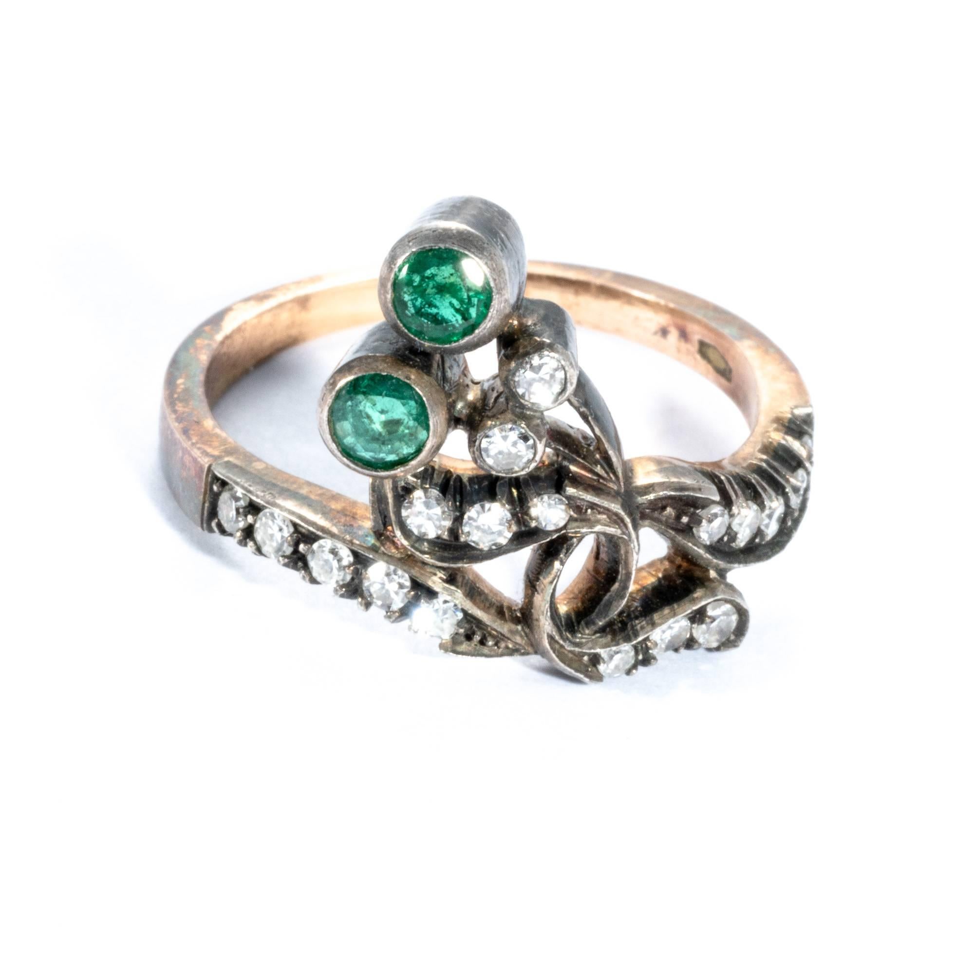 Old European Cut 18K Gold Antique Emerald Diamond Sleek Ribbon Ring Band For Sale