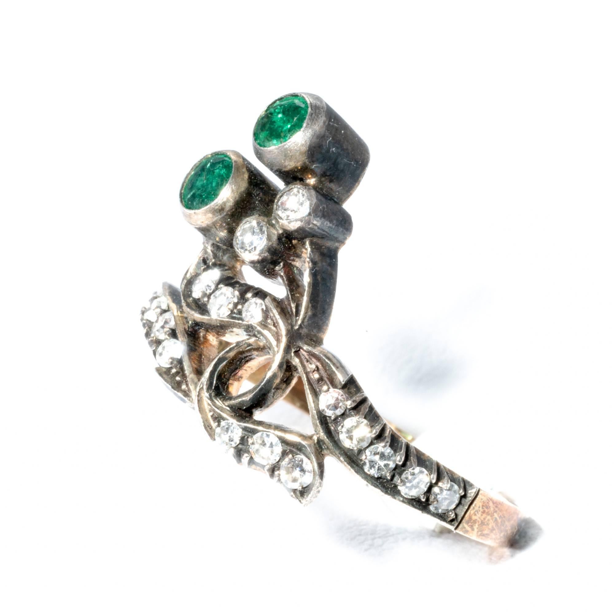 Women's or Men's 18K Gold Antique Emerald Diamond Sleek Ribbon Ring Band For Sale