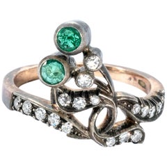 18K Gold Antique Emerald Diamond Sleek Ribbon Ring Band