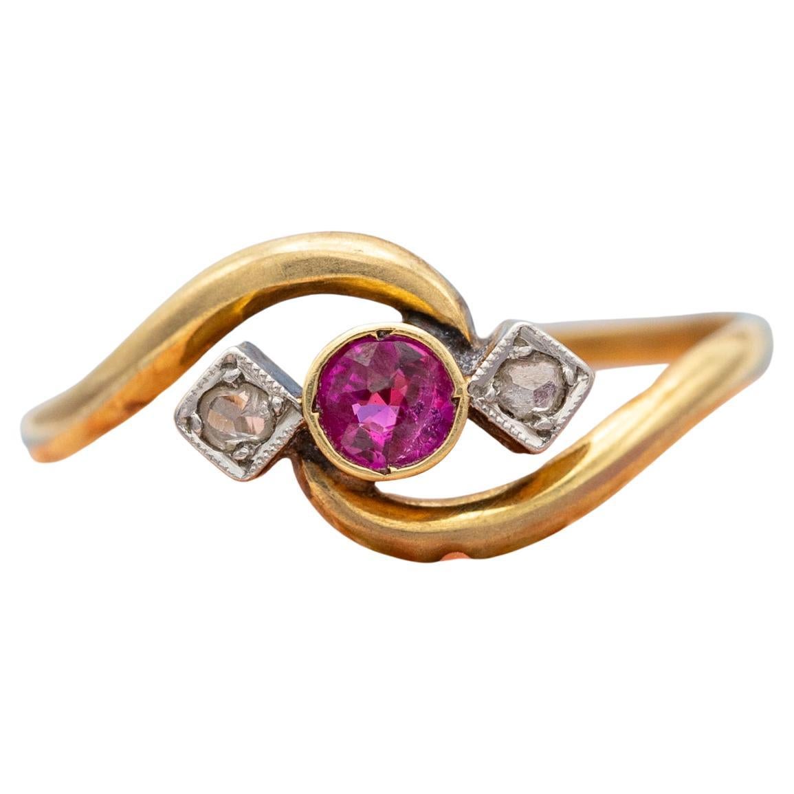 18k gold antique swirl ring - natural diamond - Three stone engagement ring