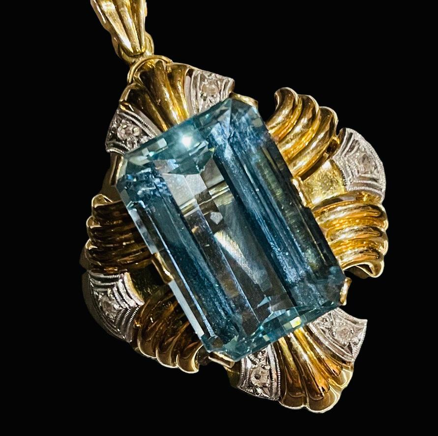 18K Gold Aquamarine And Diamonds Pendant/Brooch For Sale 3