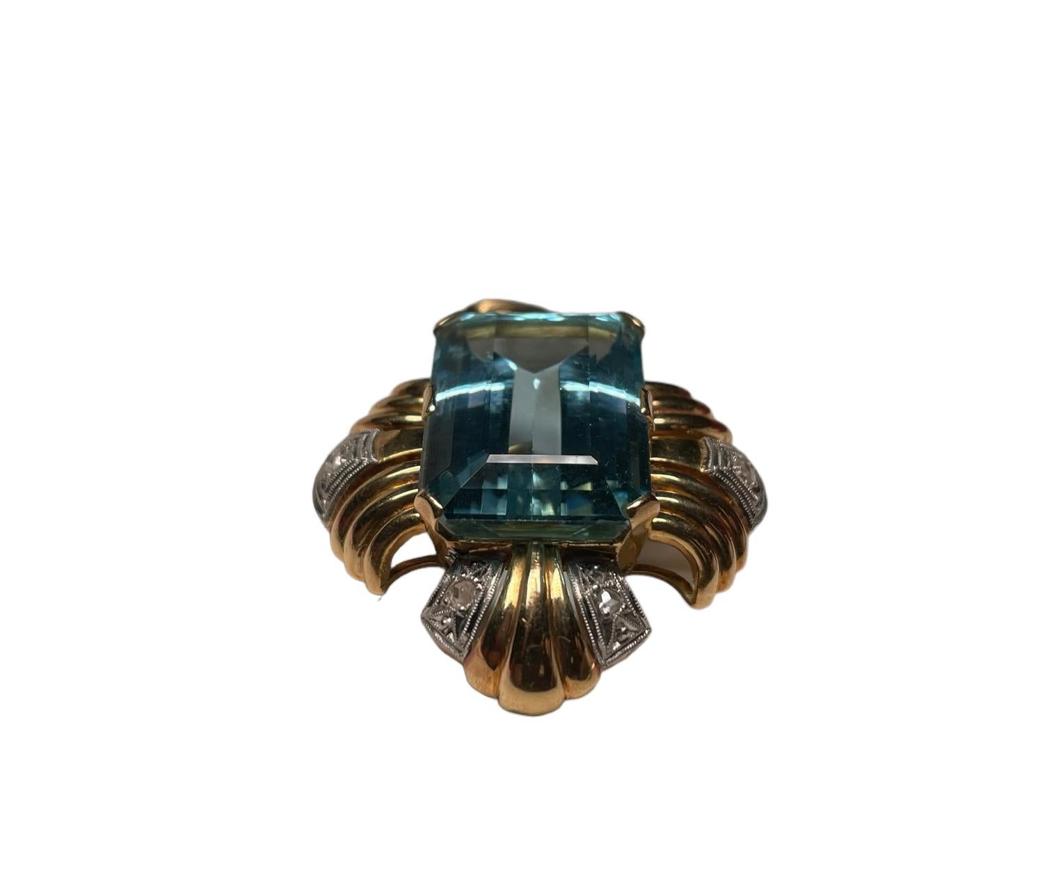 18K Gold Aquamarine And Diamonds Pendant/Brooch For Sale 4