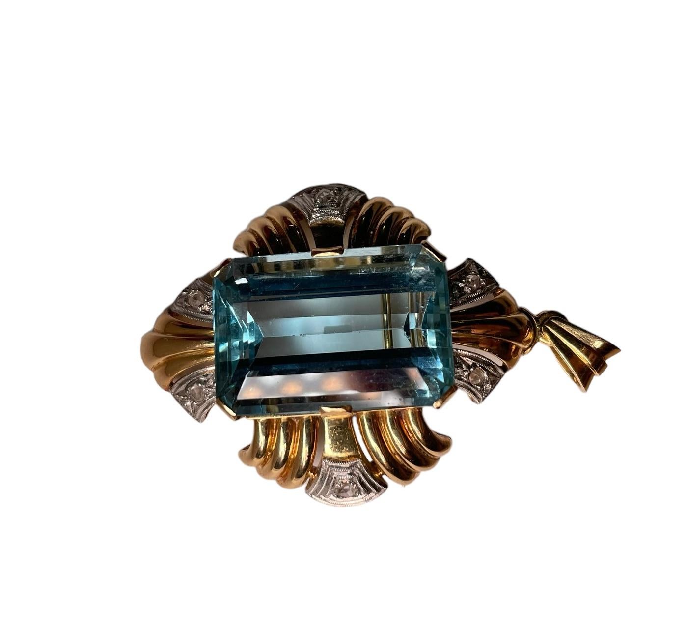 18K Gold Aquamarine And Diamonds Pendant/Brooch For Sale 12
