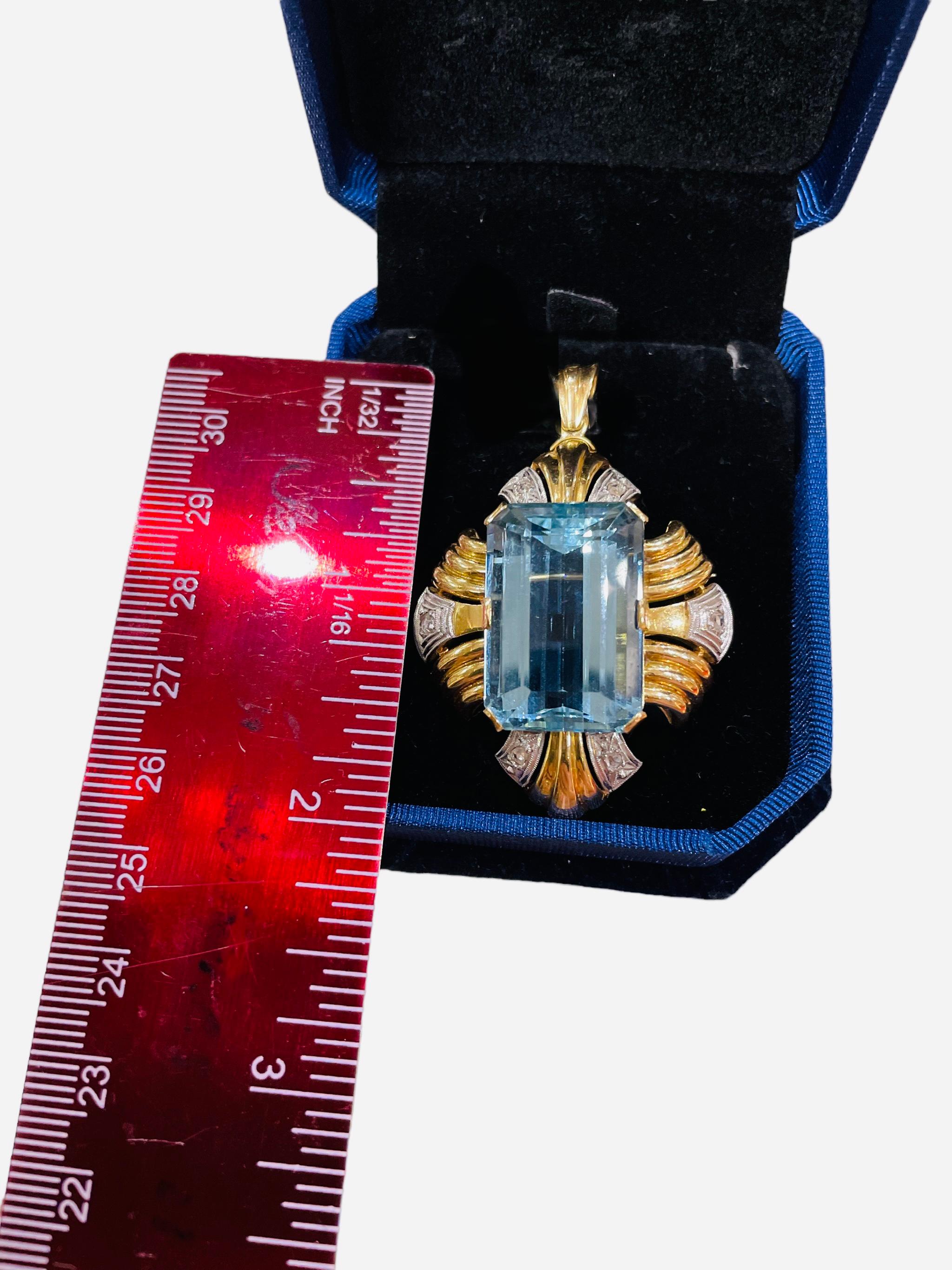 Art Deco 18K Gold Aquamarine And Diamonds Pendant/Brooch For Sale
