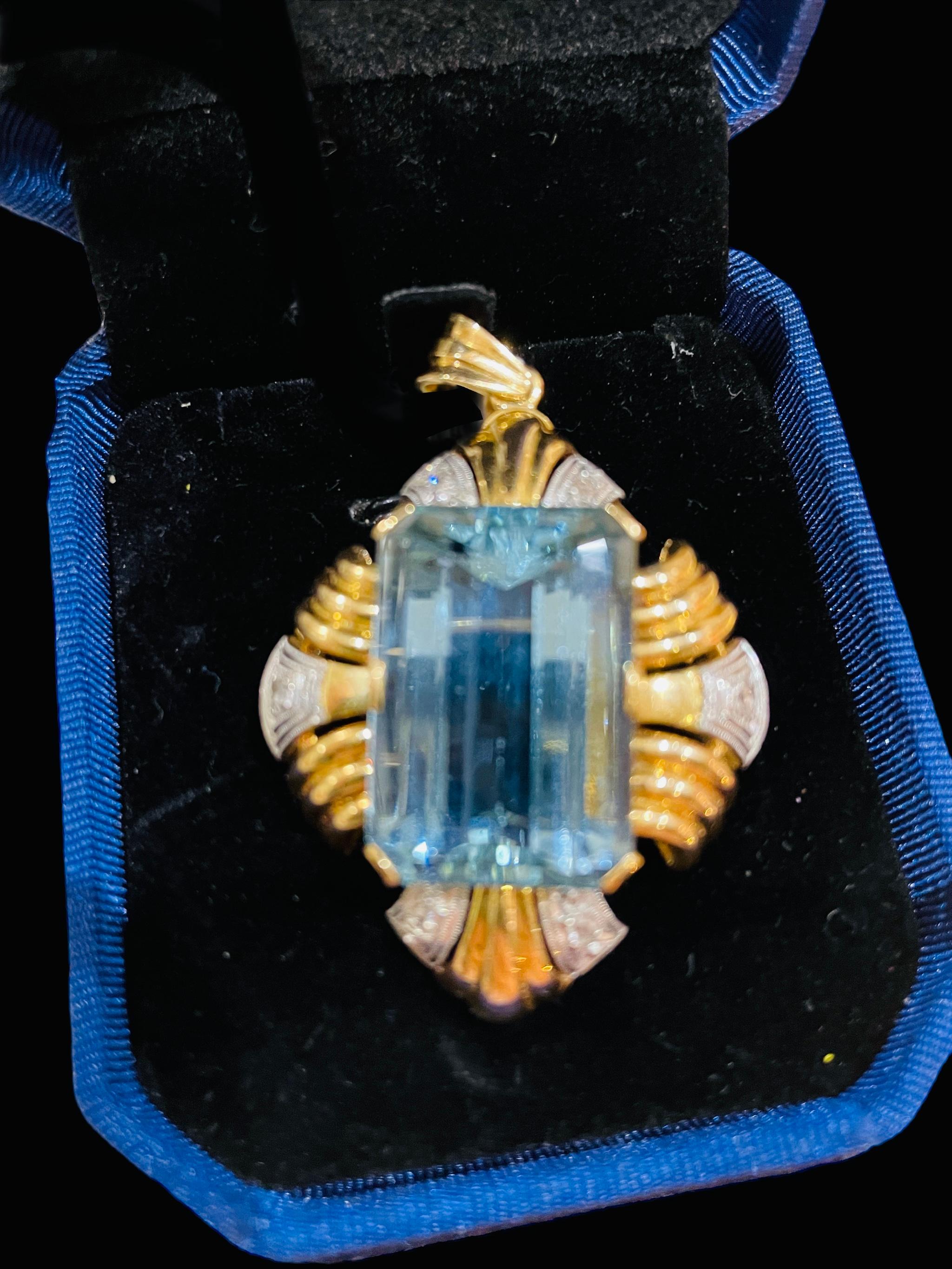 18K Gold Aquamarine And Diamonds Pendant/Brooch For Sale 1