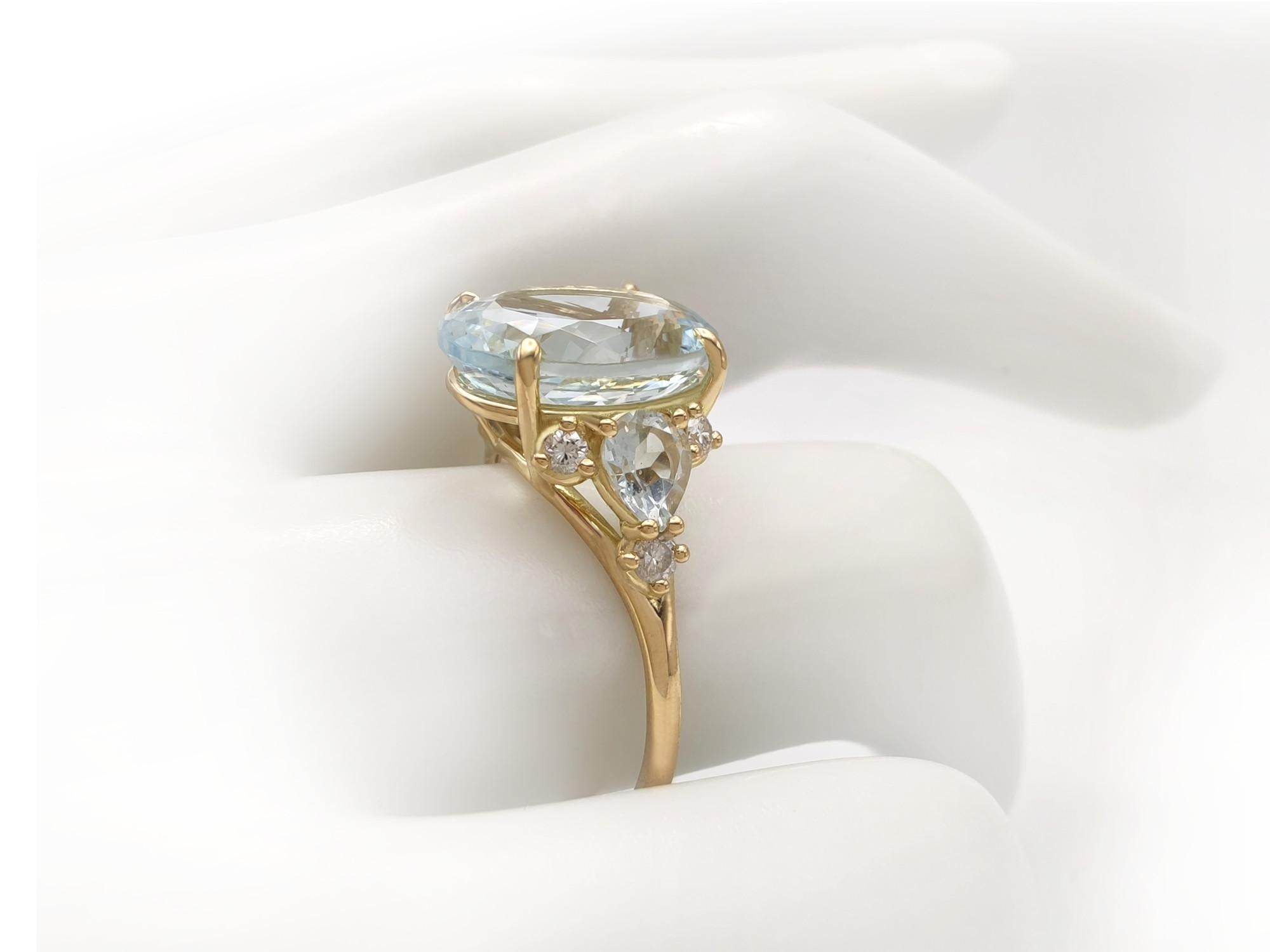 Bague aigue-marine en or 18K  Diamants pour les mariages, les fiançailles, les propositions de cadeaux  en vente 10