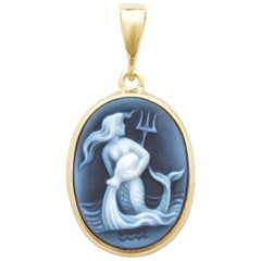 18K Gold Hand-Carved Aquarius Zodiac Agate Cameo Pendant Necklace
