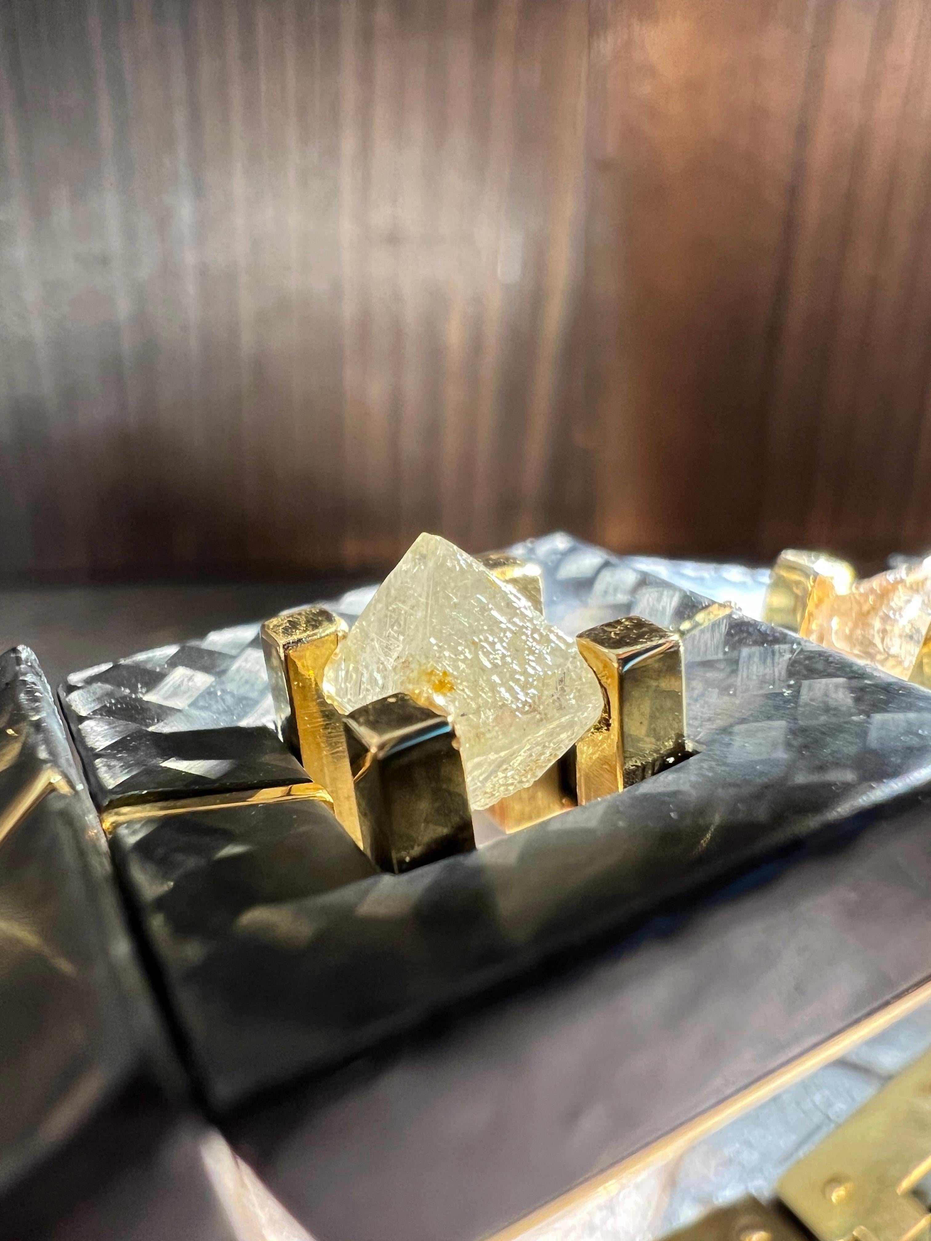 18k Gold Armband mit 11 Rohdiamanten 30.4 Carat und Carbon For Sale 3
