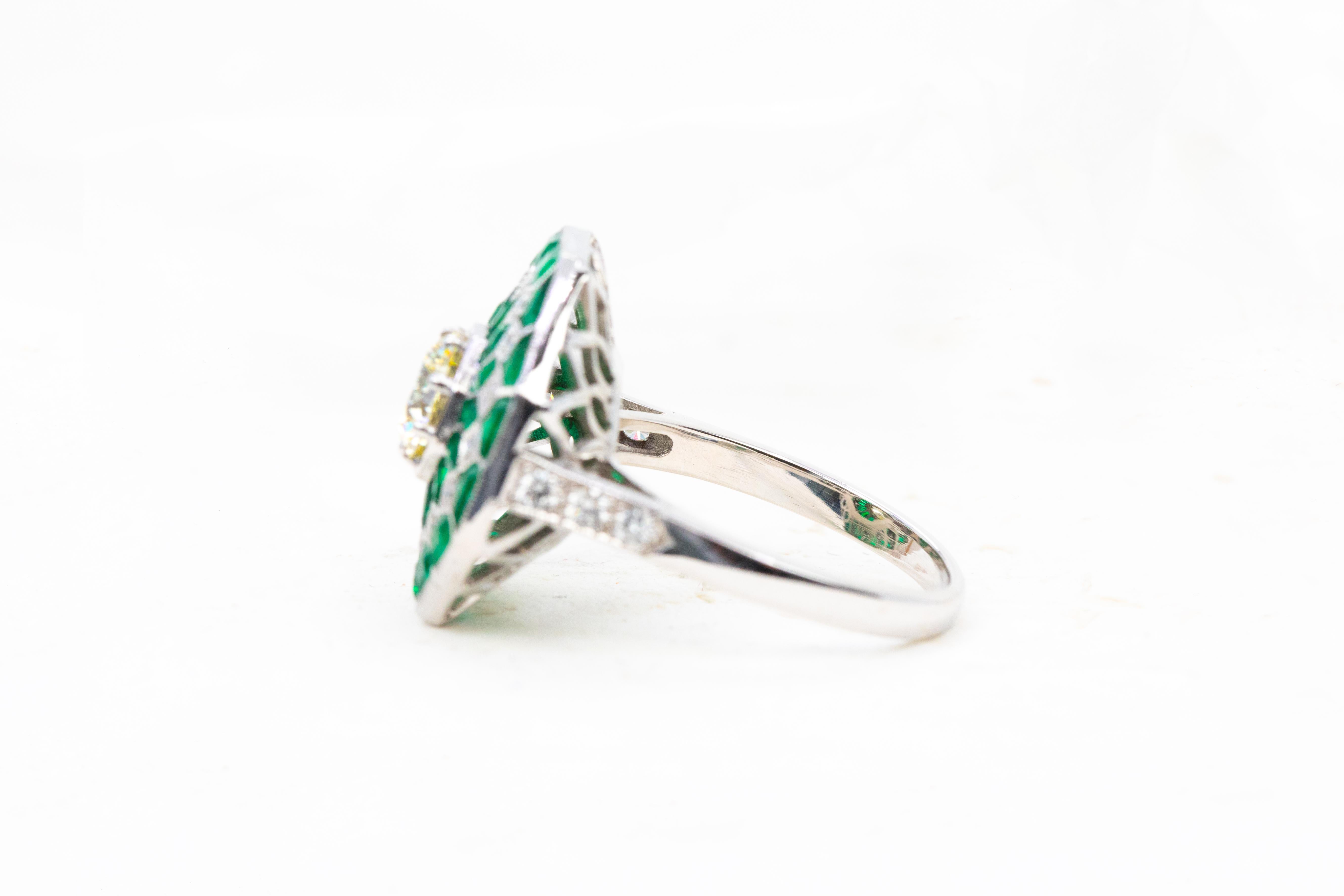 Brilliant Cut 18K Gold Art Deco 1.05 Ct. Diamond and Emerald Cocktail Ring For Sale