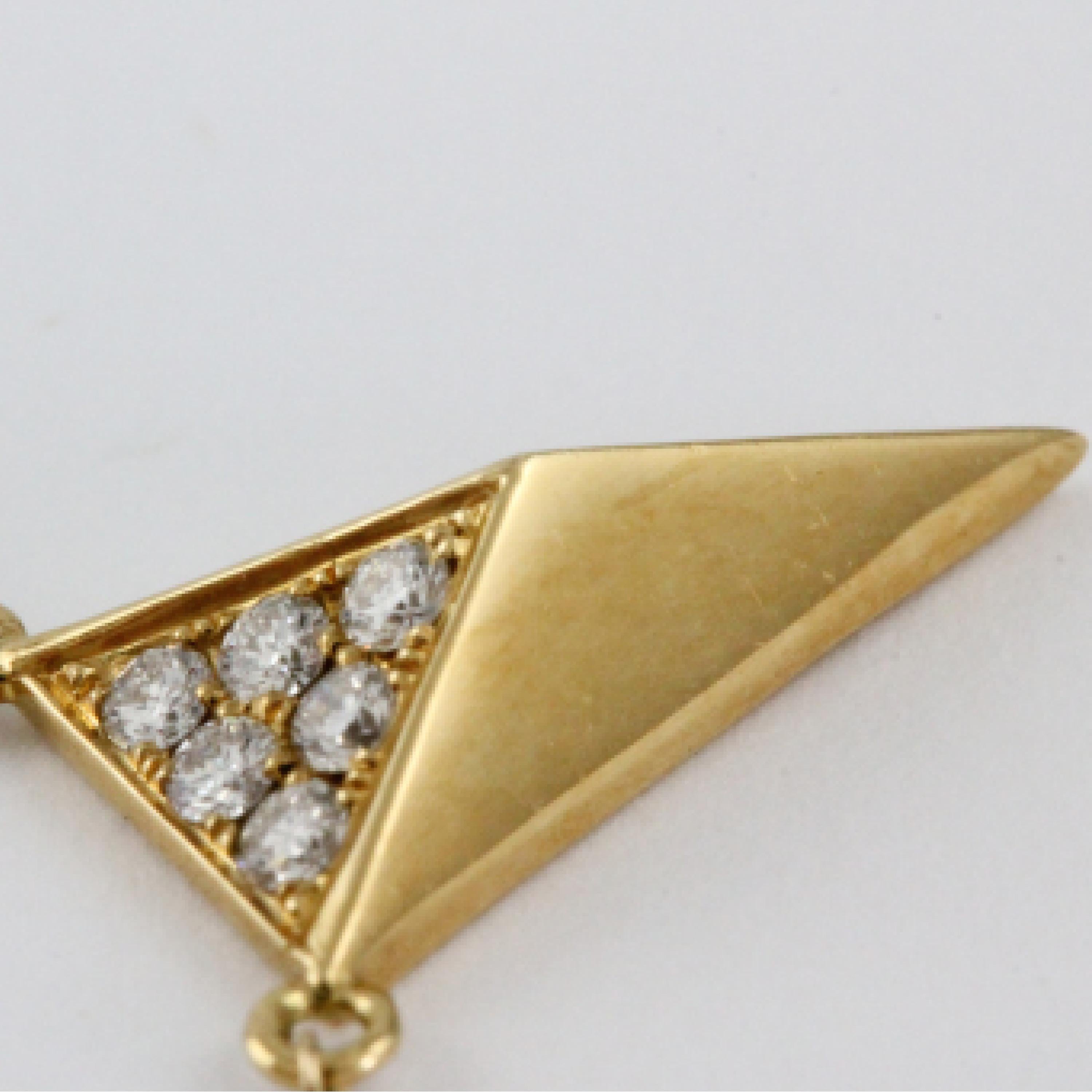 Women's 18K Gold Art Deco Style Dagger Necklace Triangle Pyramid Pavé Diamond Stations For Sale