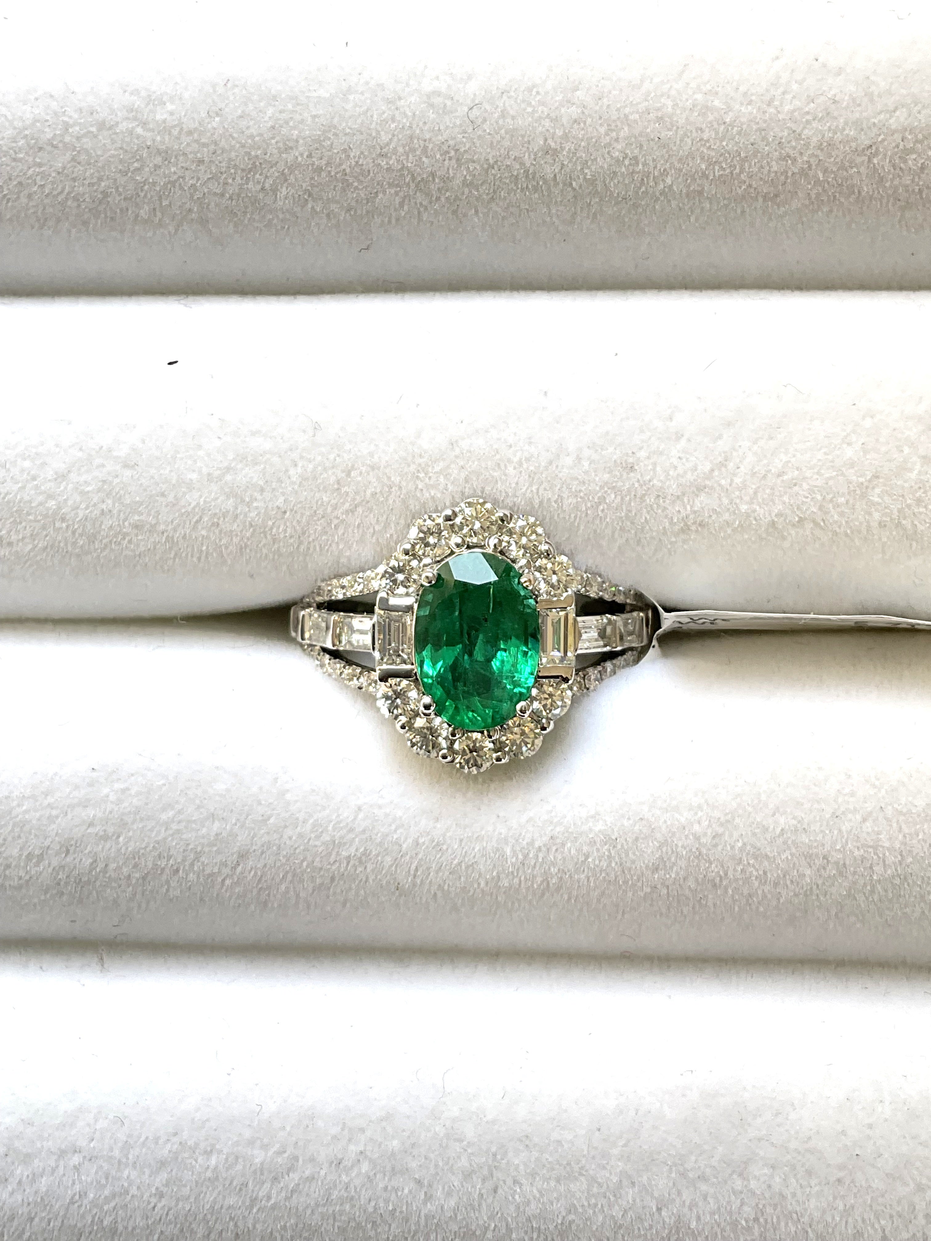 18k Gold Art Deco Zambian Emerald Cocktail Ring 2.05 cts with 1.49 ct Diamonds  For Sale 1