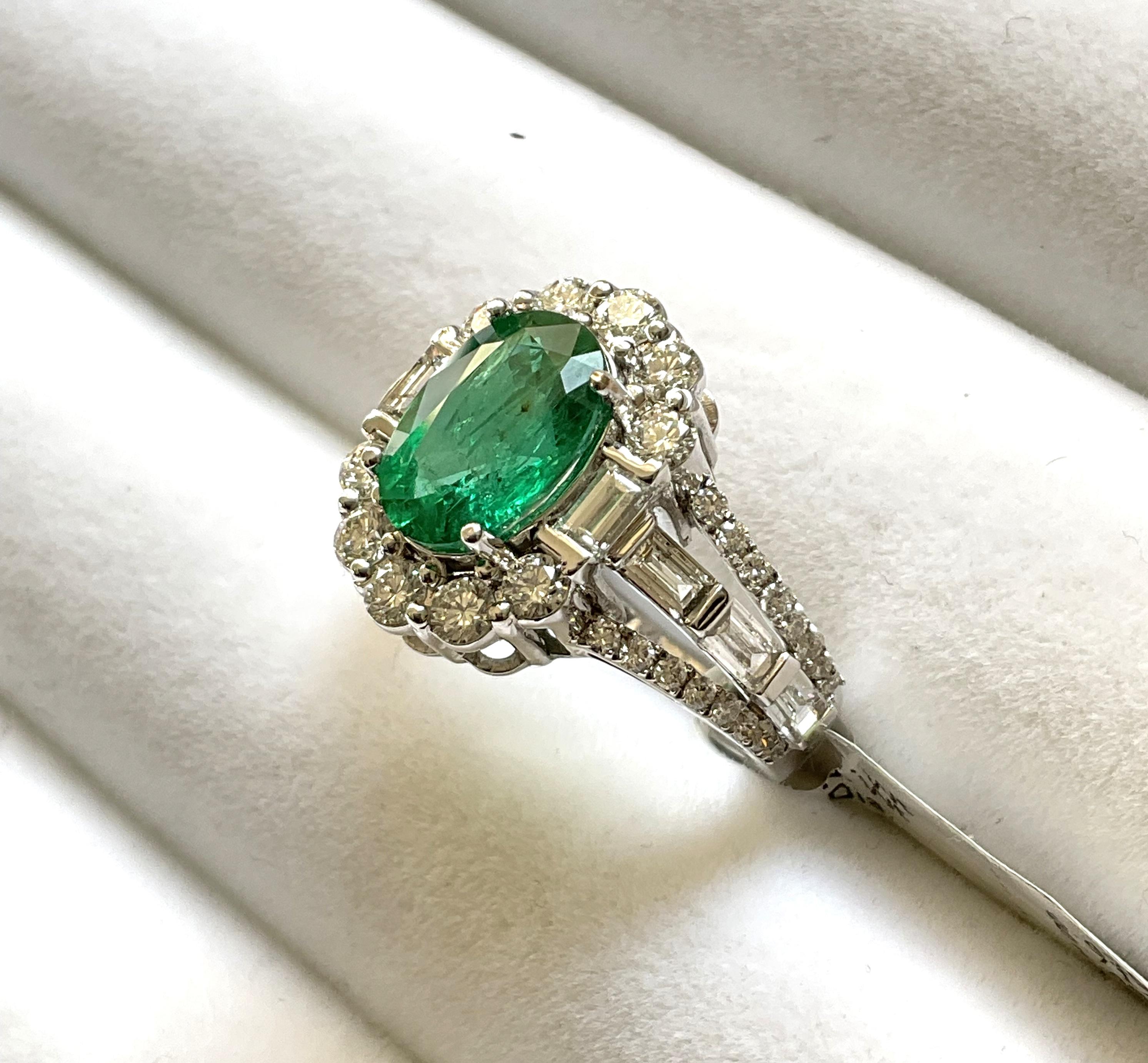 18k Gold Art Deco Zambian Emerald Cocktail Ring 2.05 cts with 1.49 ct Diamonds  For Sale 4